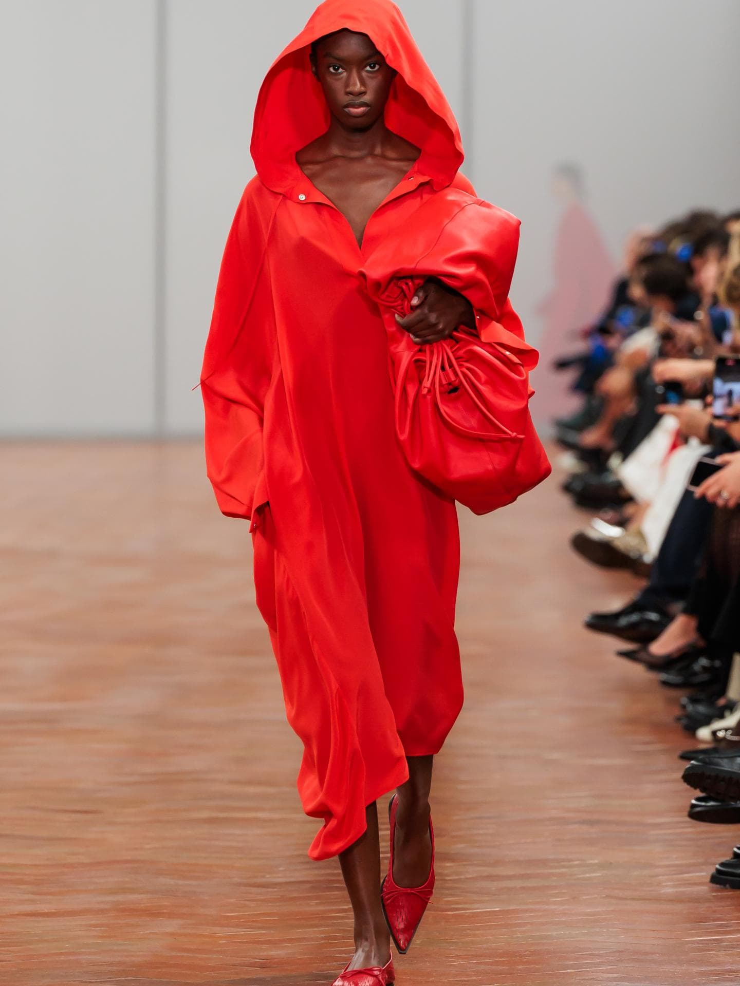 Cos Spring/Summer Kollektion 2024