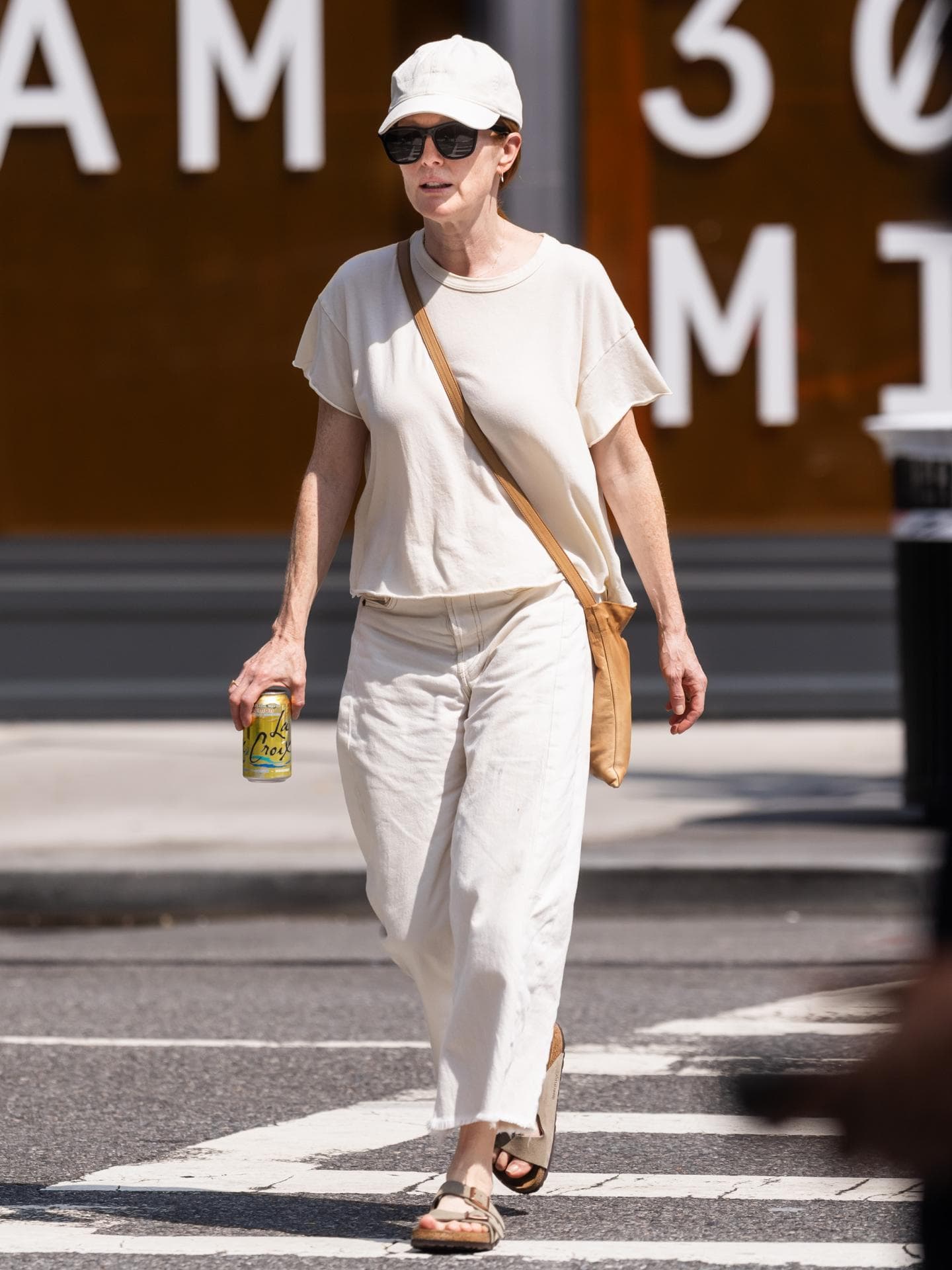 Julianne Moore in Birkenstock