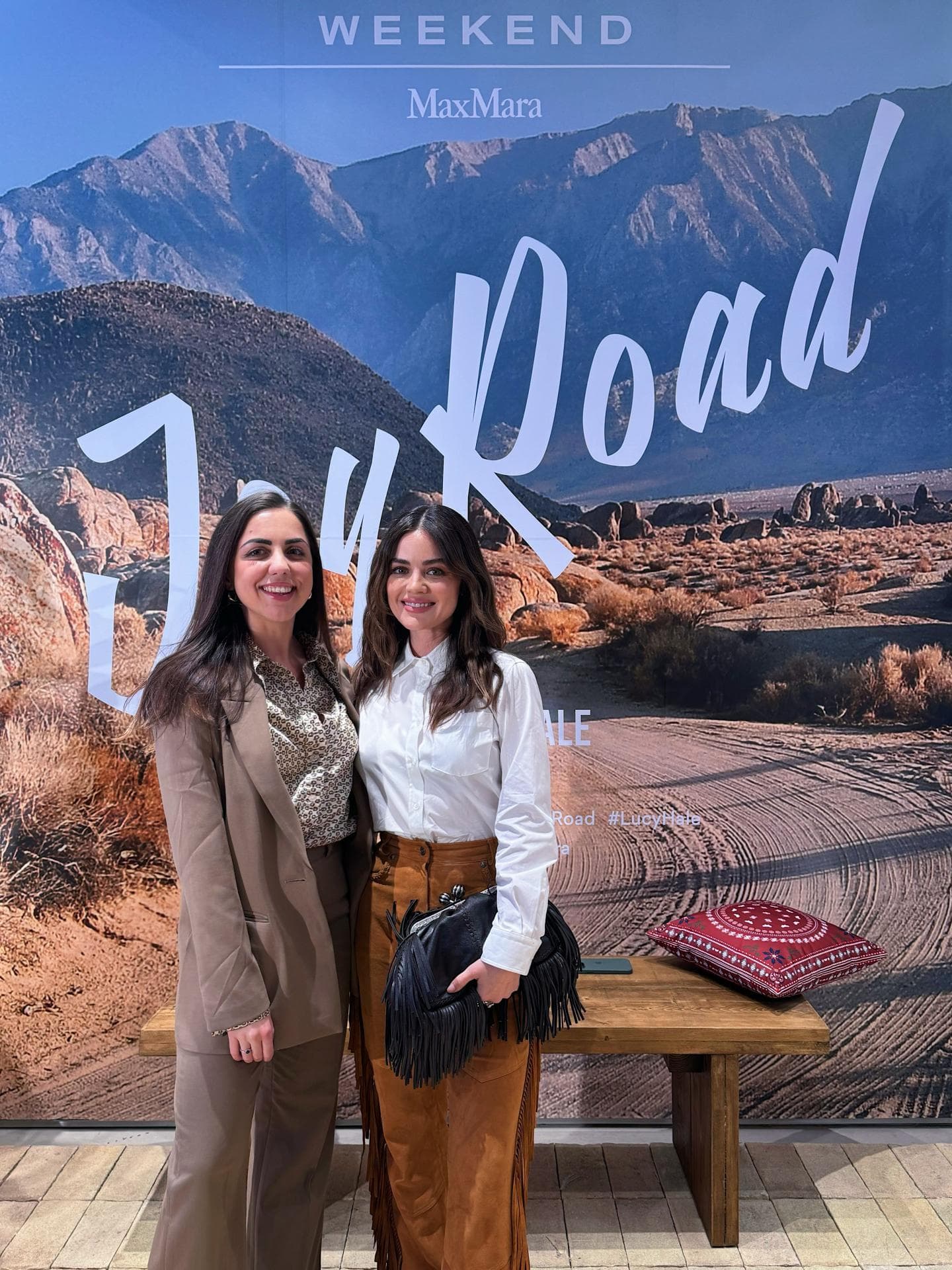 GRAZIA Head of Social Media Isabella Di Biase und Schauspielerin Lucy Hale in Mailand