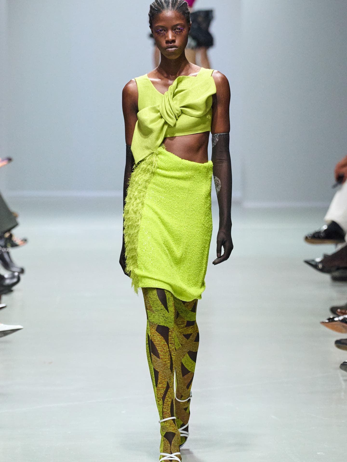 Paris Fashion Week: Die größten Mode-Trends für Frühjahr/ Sommer 2025 Shuting Qiu Runway