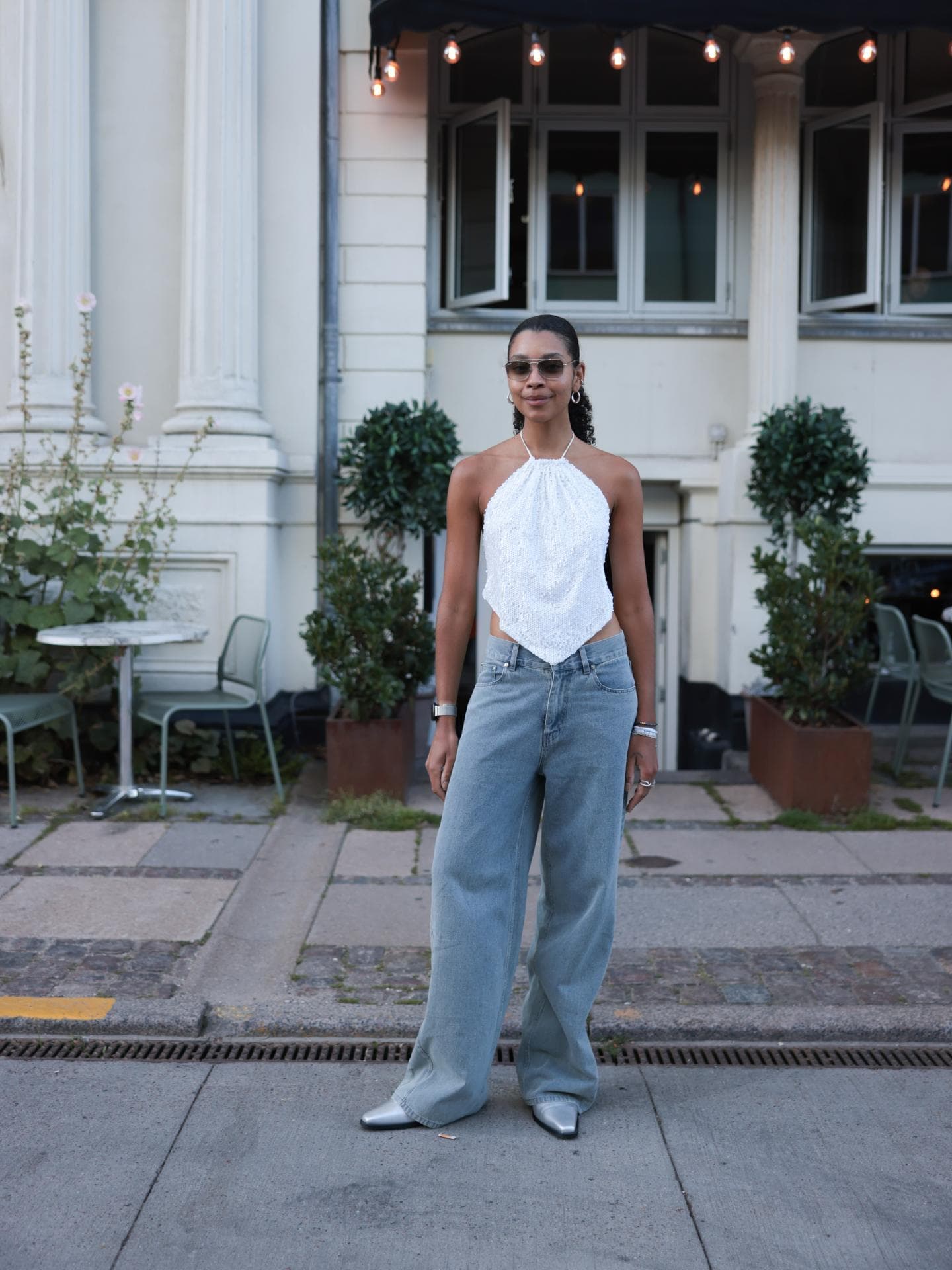 Baggy Jeans zu Stiefeln