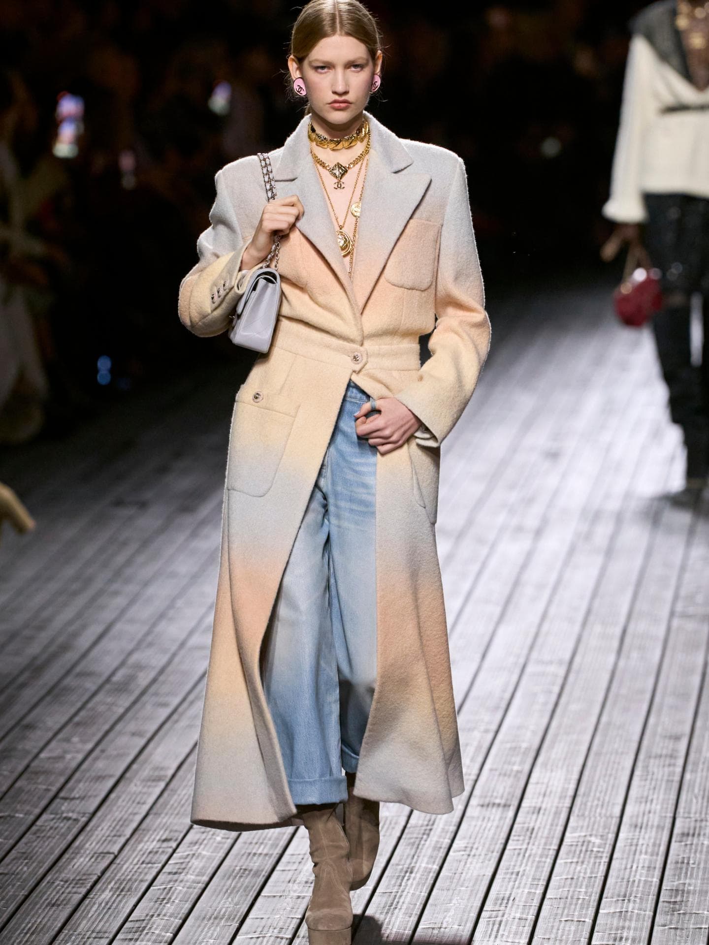 Jeans-Trends: Diese Modelle sind in Herbst und Winter 2024/2025 angesagt Umschlag-Jeans