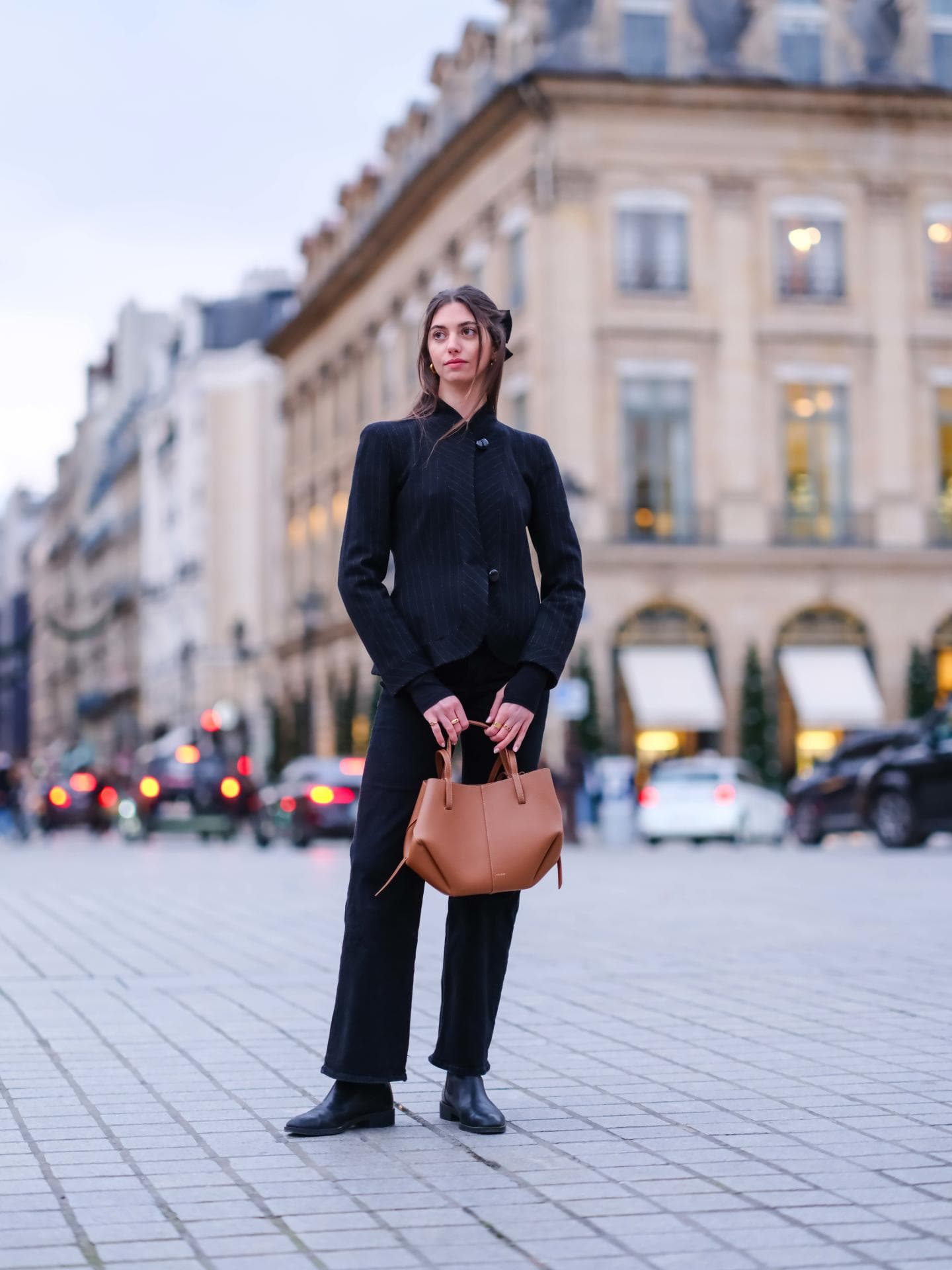 Frau mit Tasche 