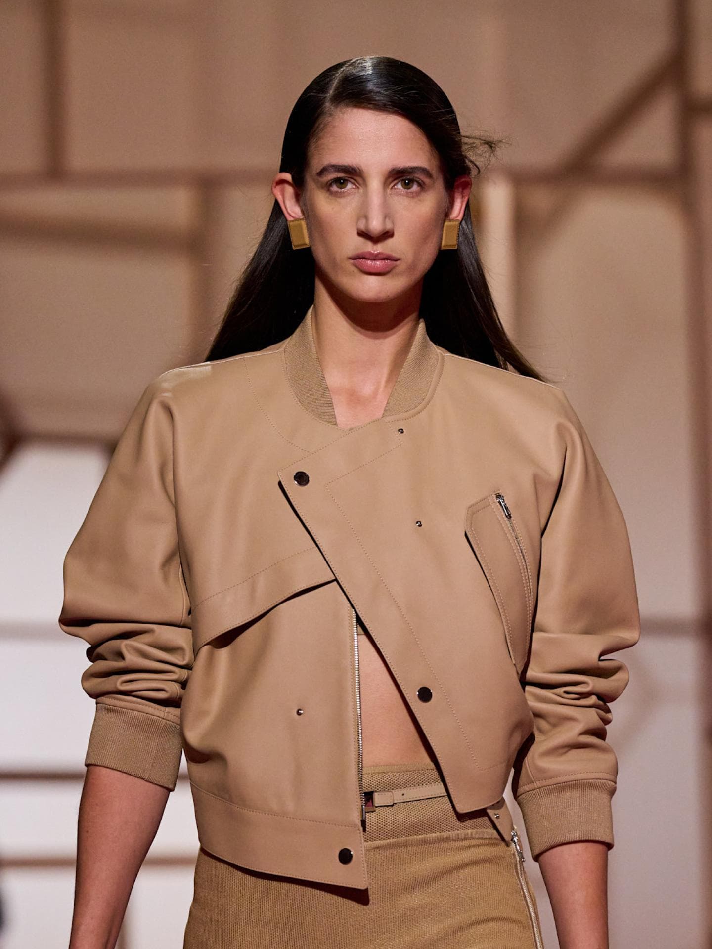Seitenscheitel bei Hermès