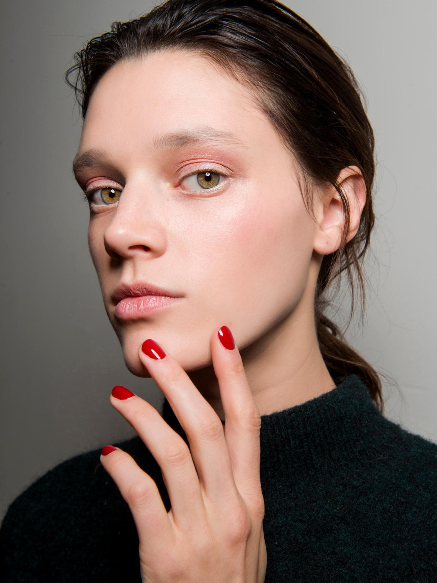 Classic Red Nails