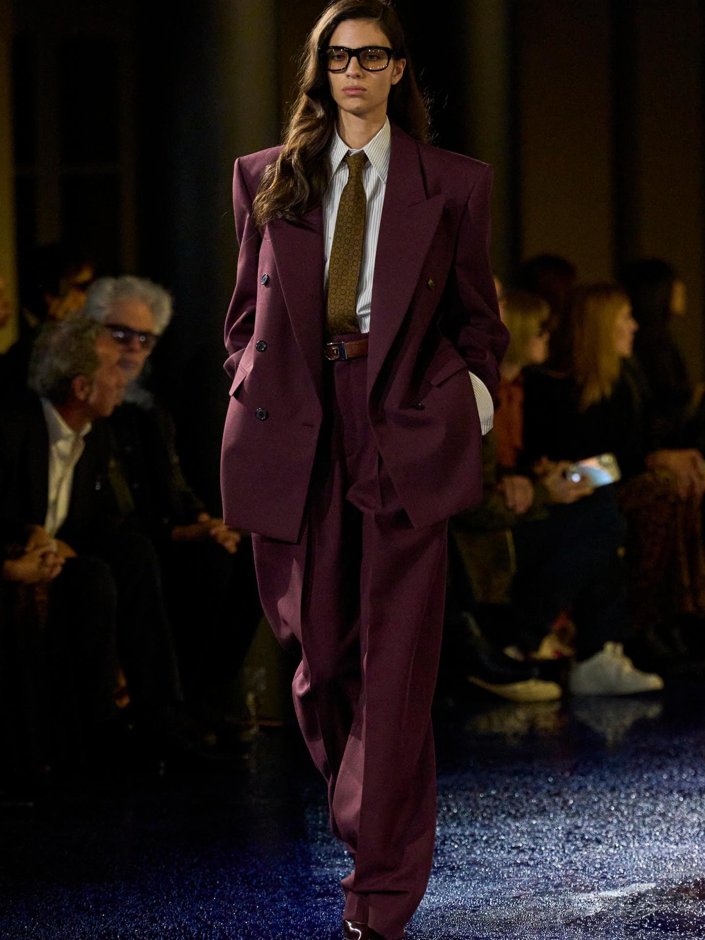 Blazertrends Frühjahr/ Sommer 2025: Die schönsten Styles Saint Laurent