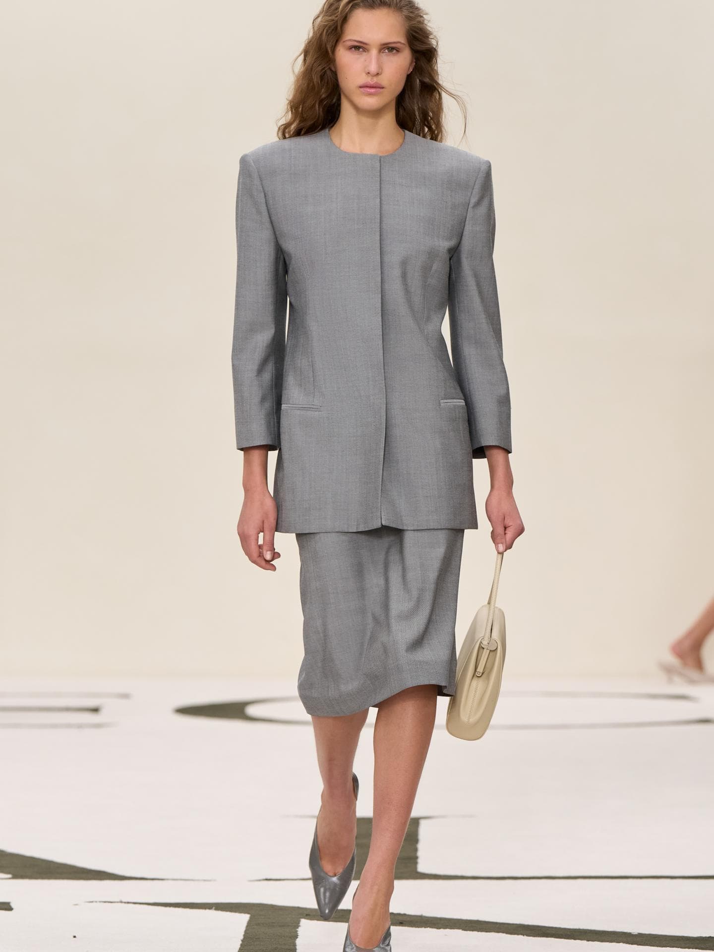 New York Fashion Week 2025 3 Modetrends fürs Office von Calvin Klein Zweiteiler Calvin Klein