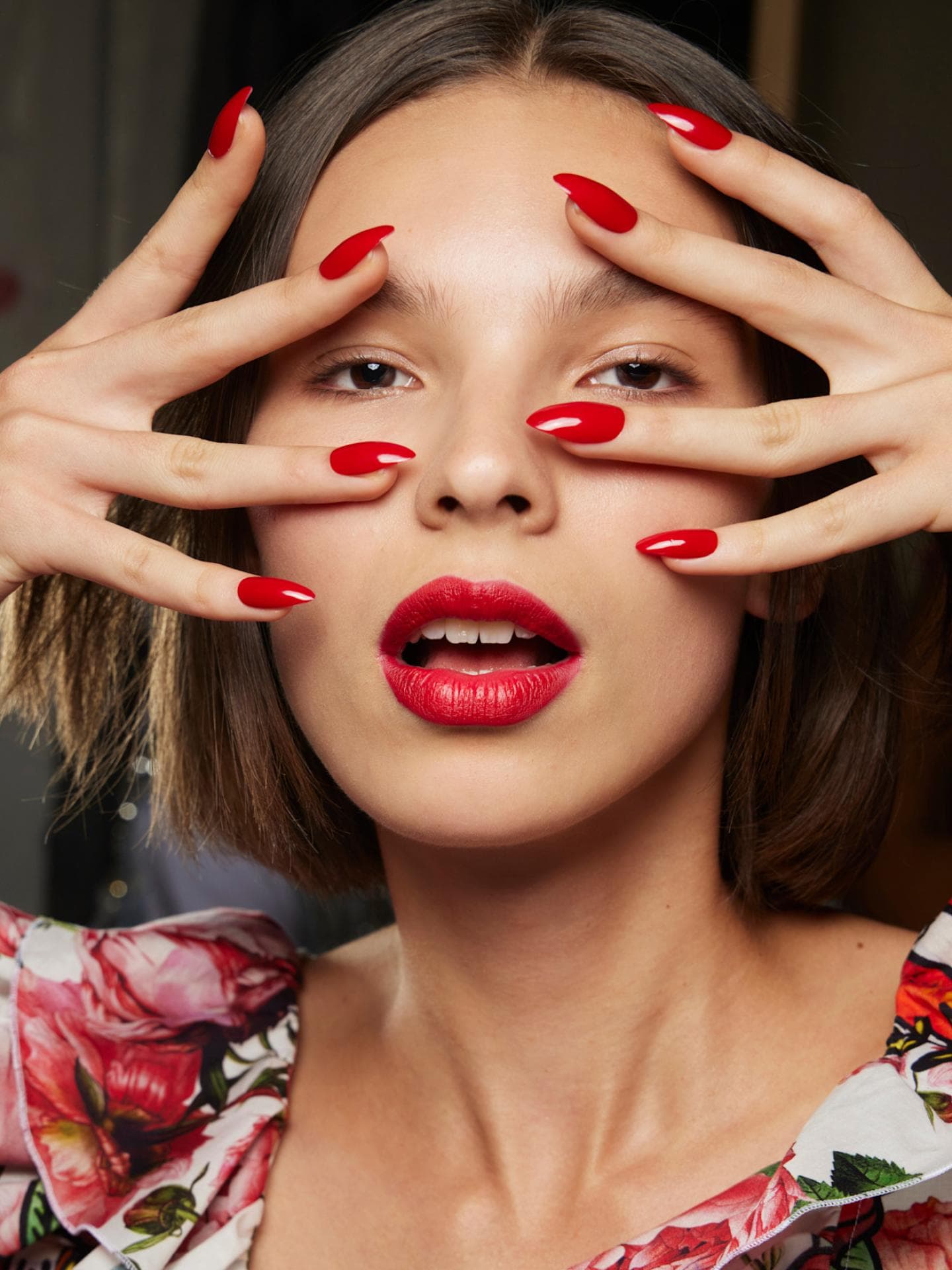 Rote Gelnägel Rote Gelnägel