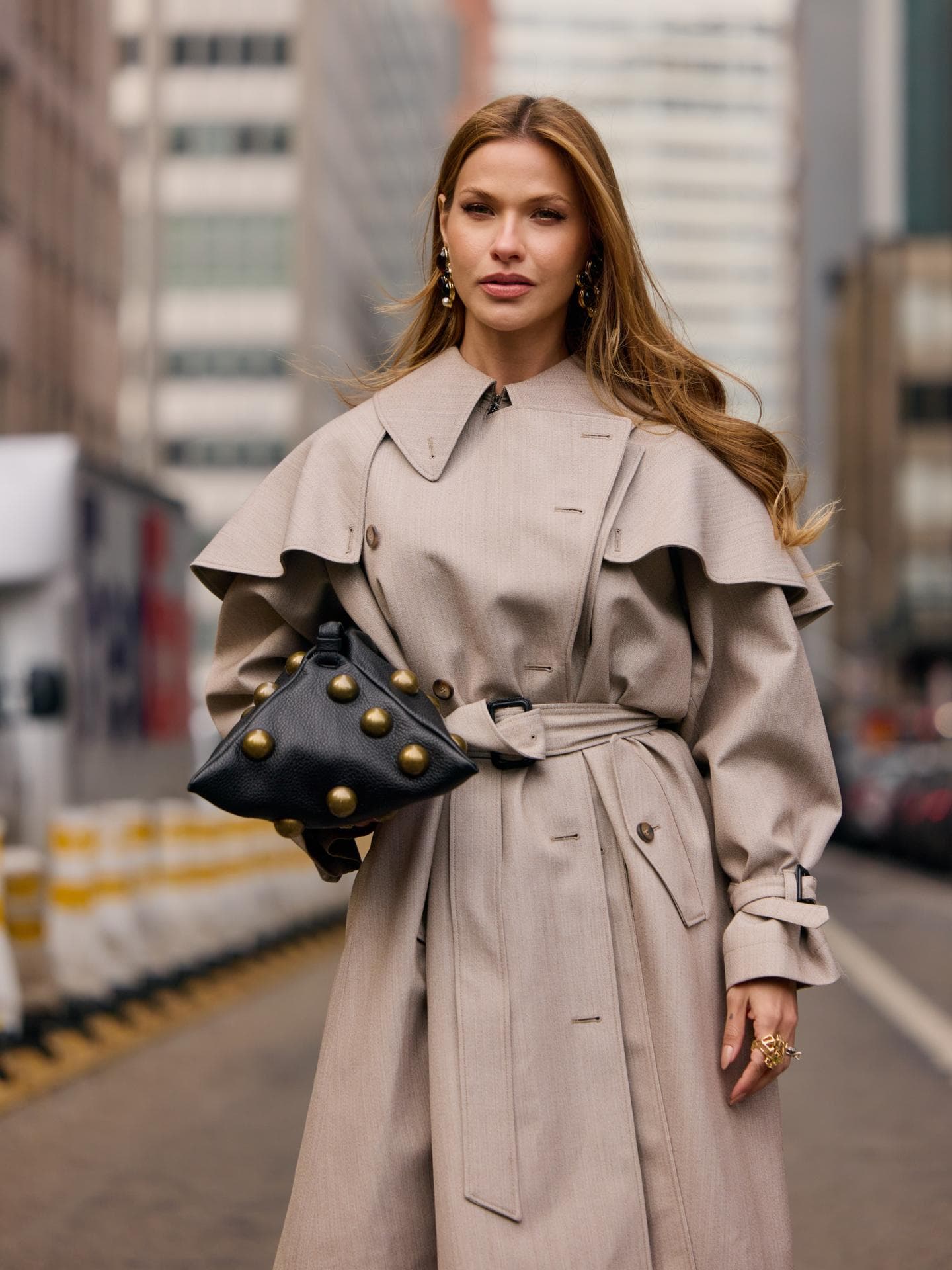 Trenchcoat im Streetstyle-Look