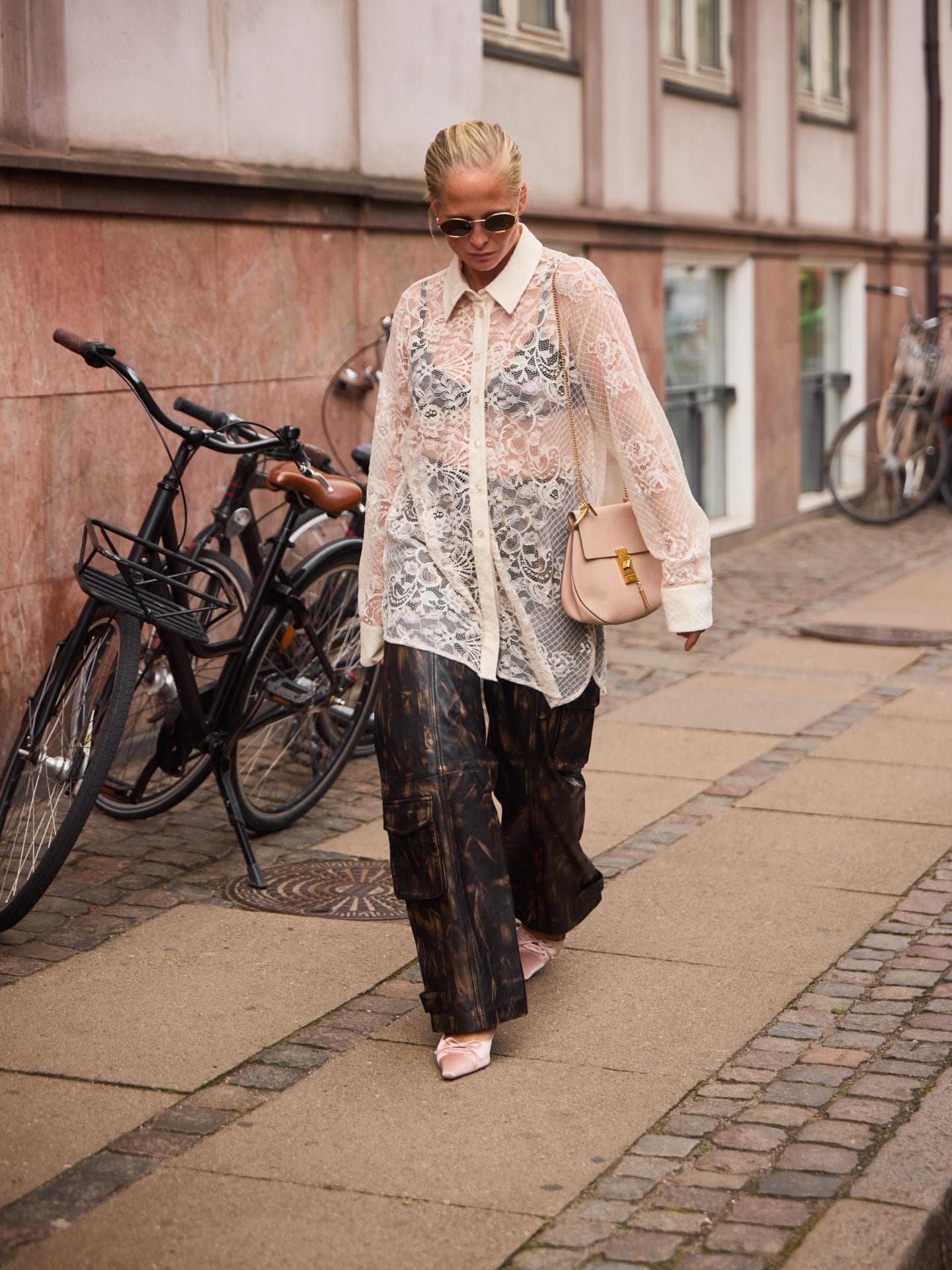 Spitzen-Outfit