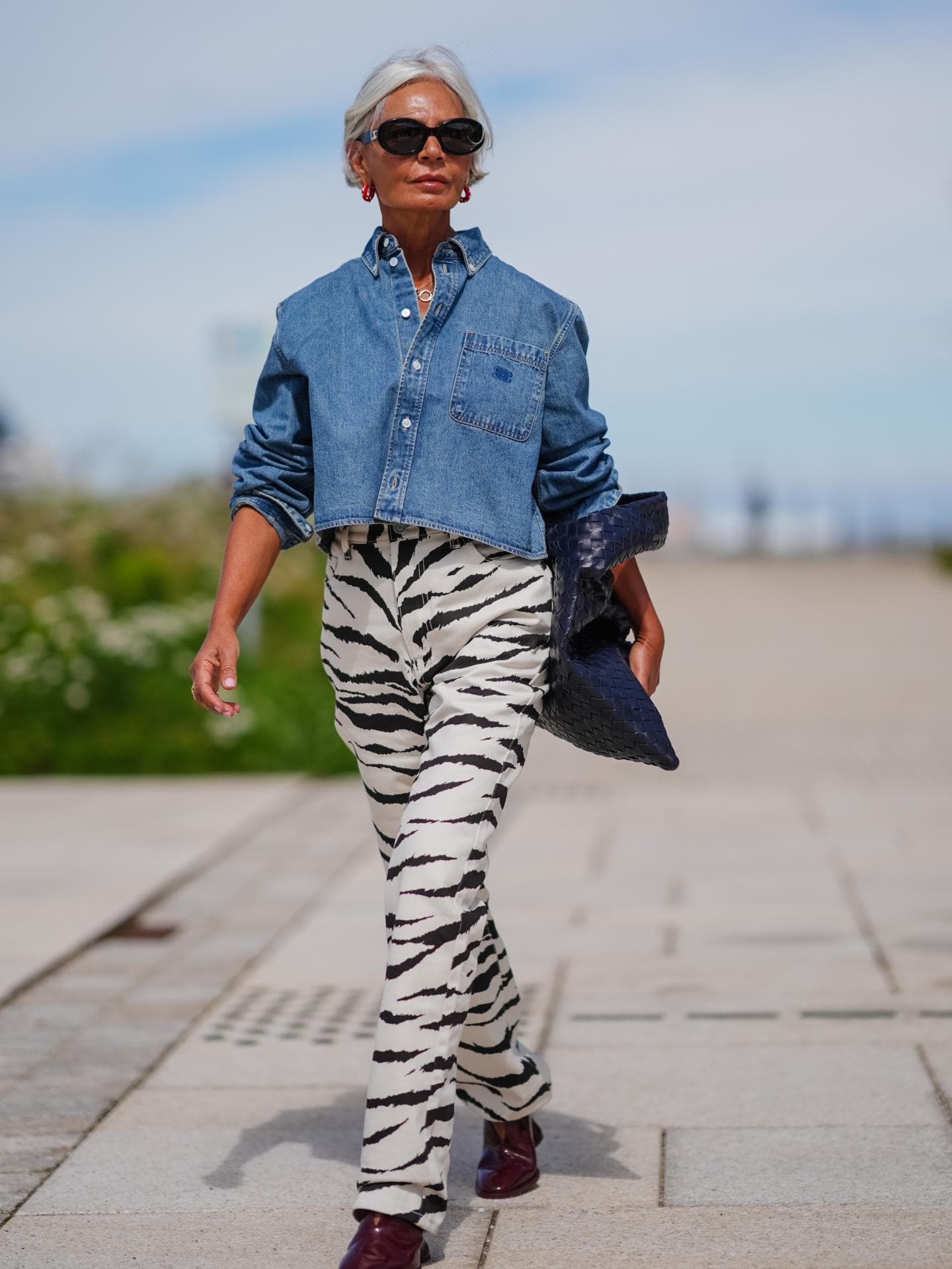 Jeanshemd zu Muster stylen