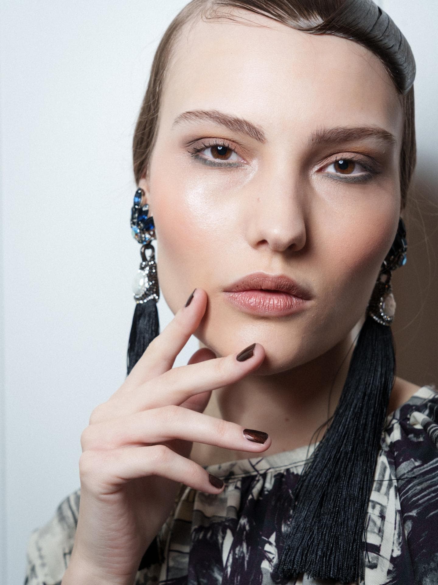Nagel-Trends im Herbst und Winter 2025/2026 Kastanienbraune Nägel