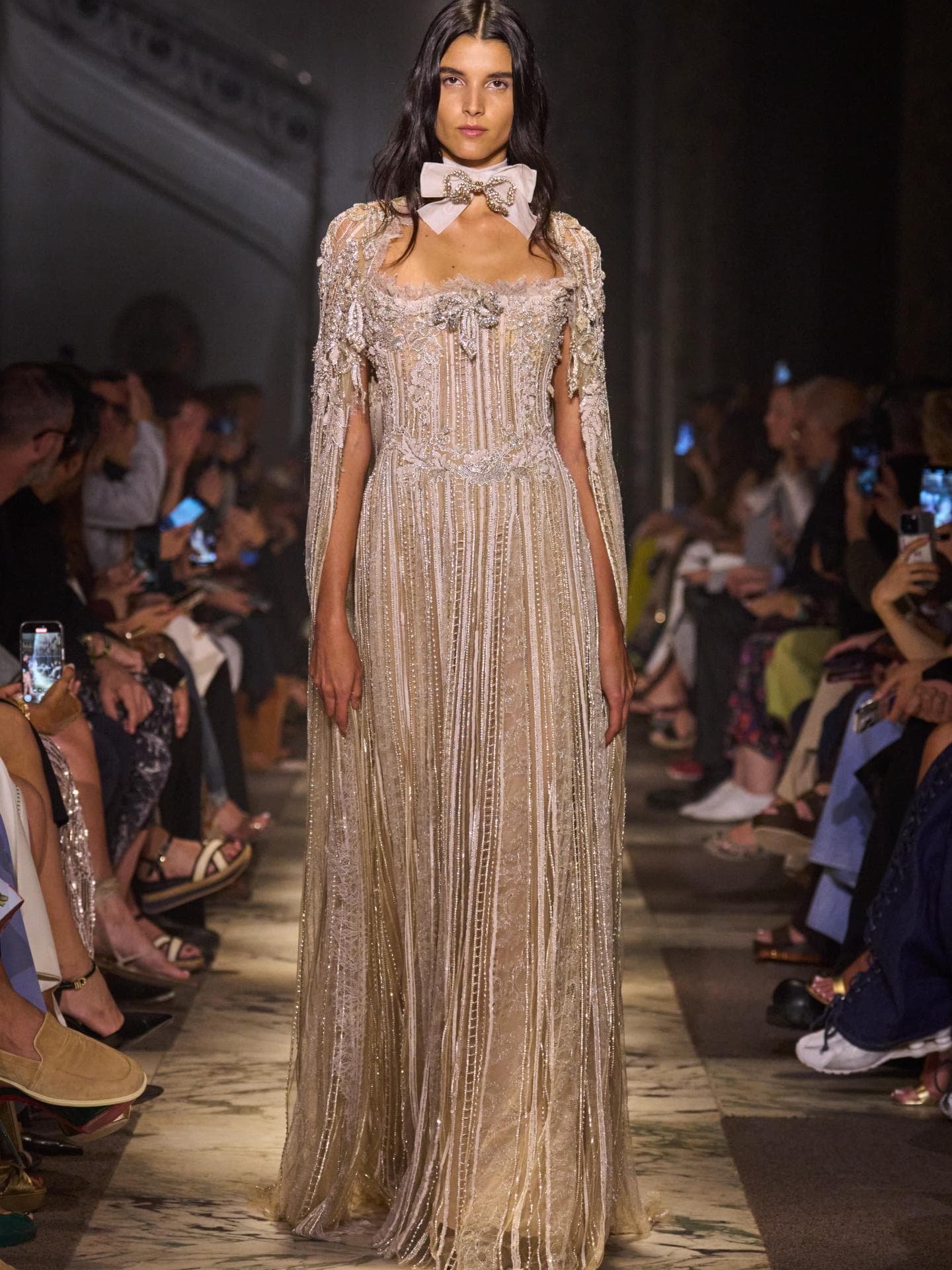 3 Mode-Trends der Haute Couture Week 2025, die wir für im Alltag nachstylen Haute Couture Week 2025