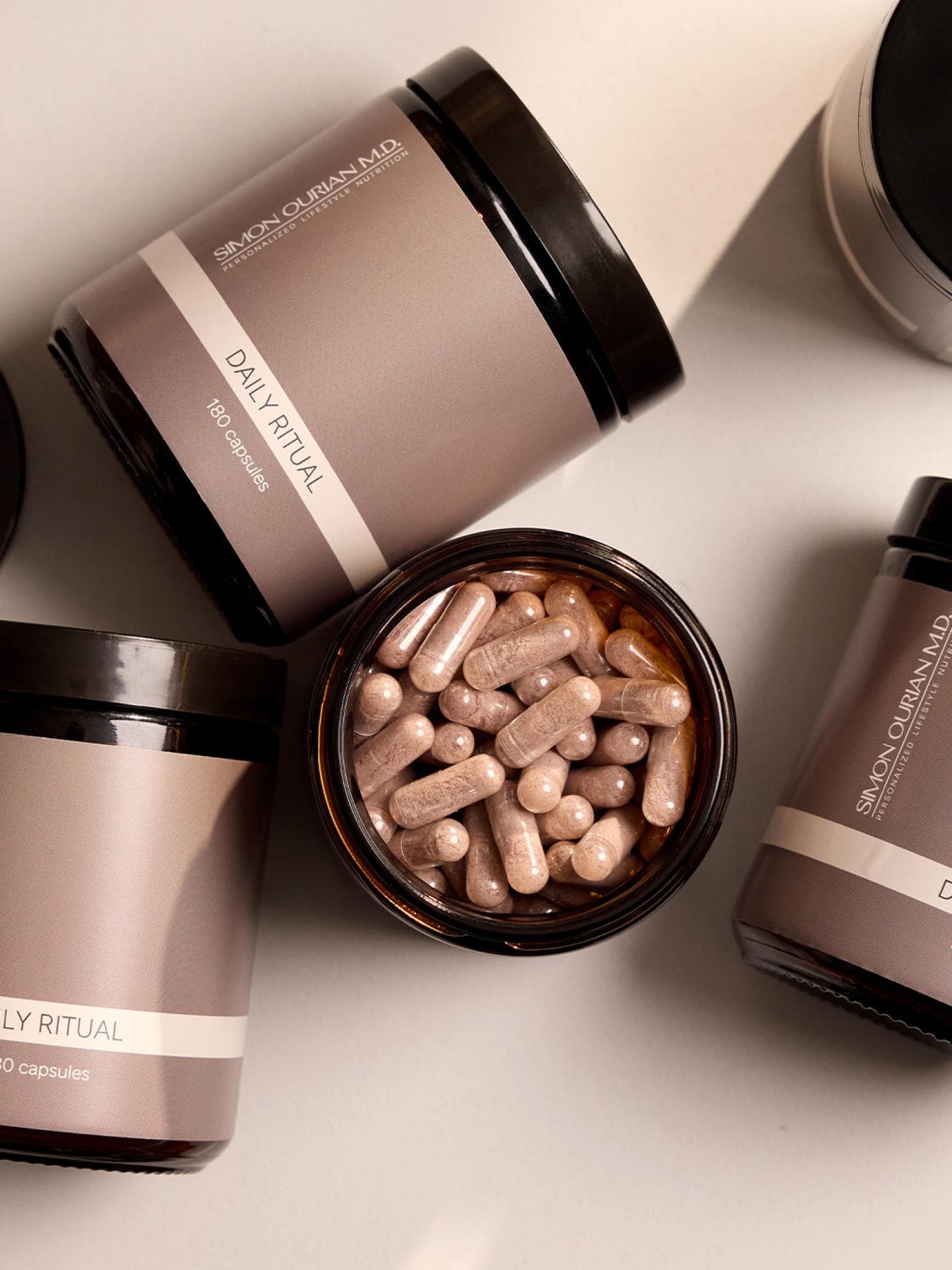 Editor's Picks Juli Daily Ritual Supplements von Dr. Simon Ourian