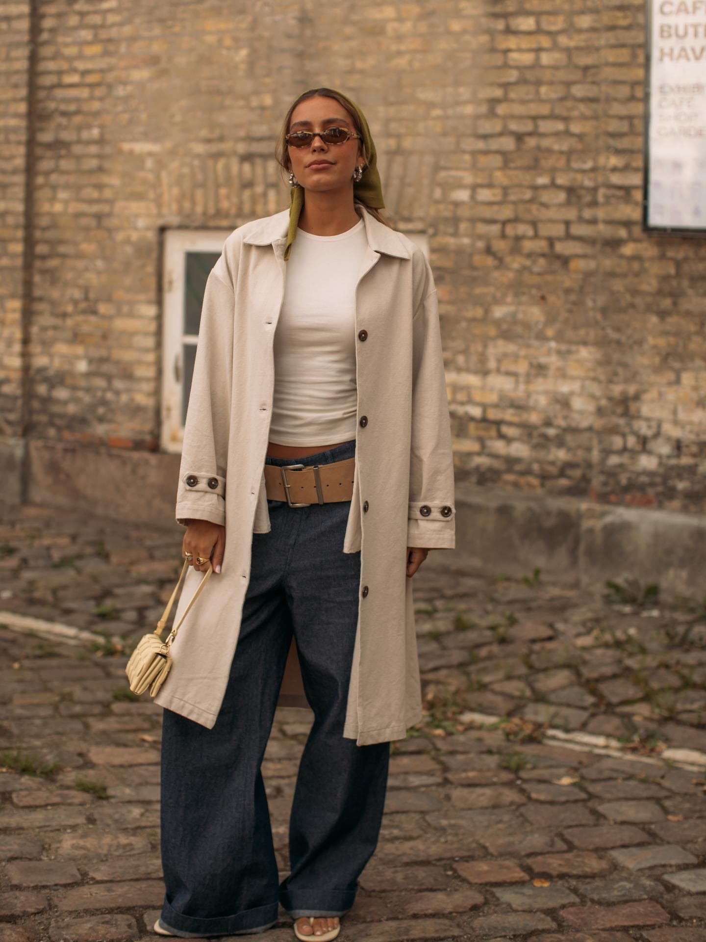 It-Girls setzen im Herbst 2025 auf den Trend-Mantel von Sézane Mantel