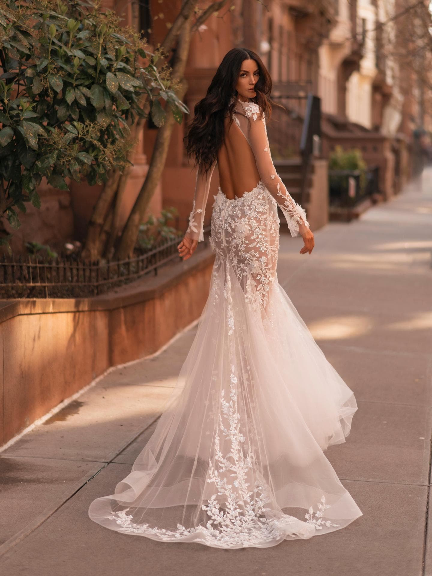 Verlobung, Hochzeit & Flitterwochen: 3 Brautkleider für jeden Anlass Brautkleid