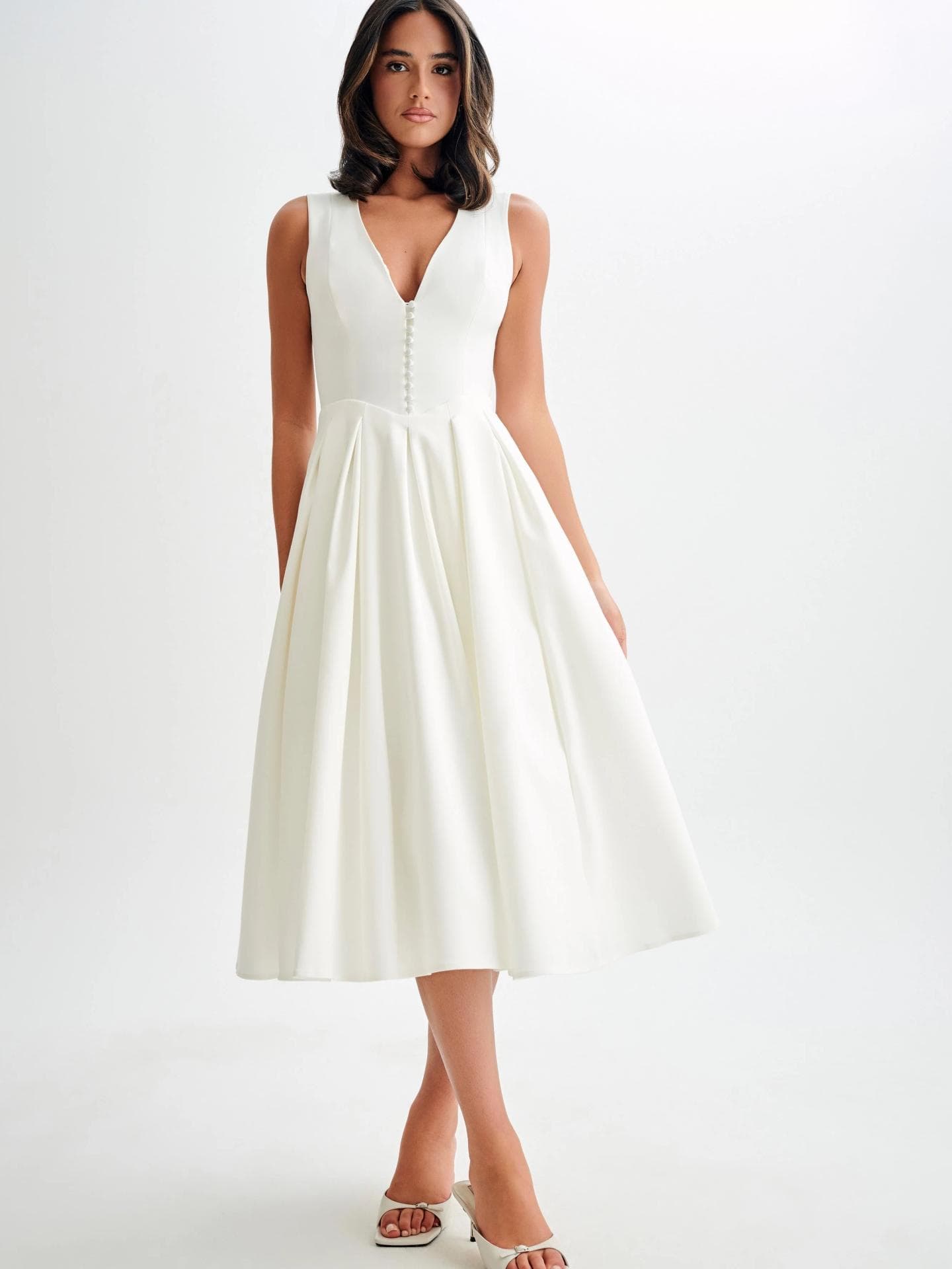 Verlobung, Hochzeit & Flitterwochen: 3 Brautkleider für jeden Anlass Brautkleid