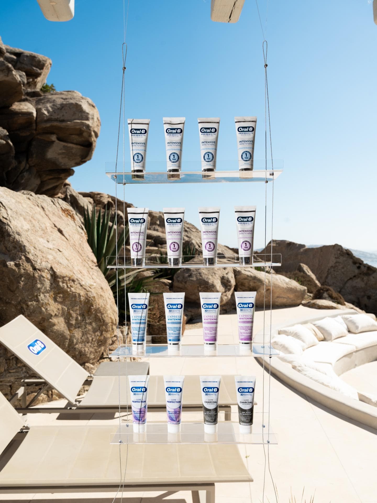 Wow, was für eine Aussicht – wir meinen natürlich auf ein makellos weißes Lächeln! Wow, was für eine Aussicht – wir meinen natürlich auf ein makellos weißes Lächeln!