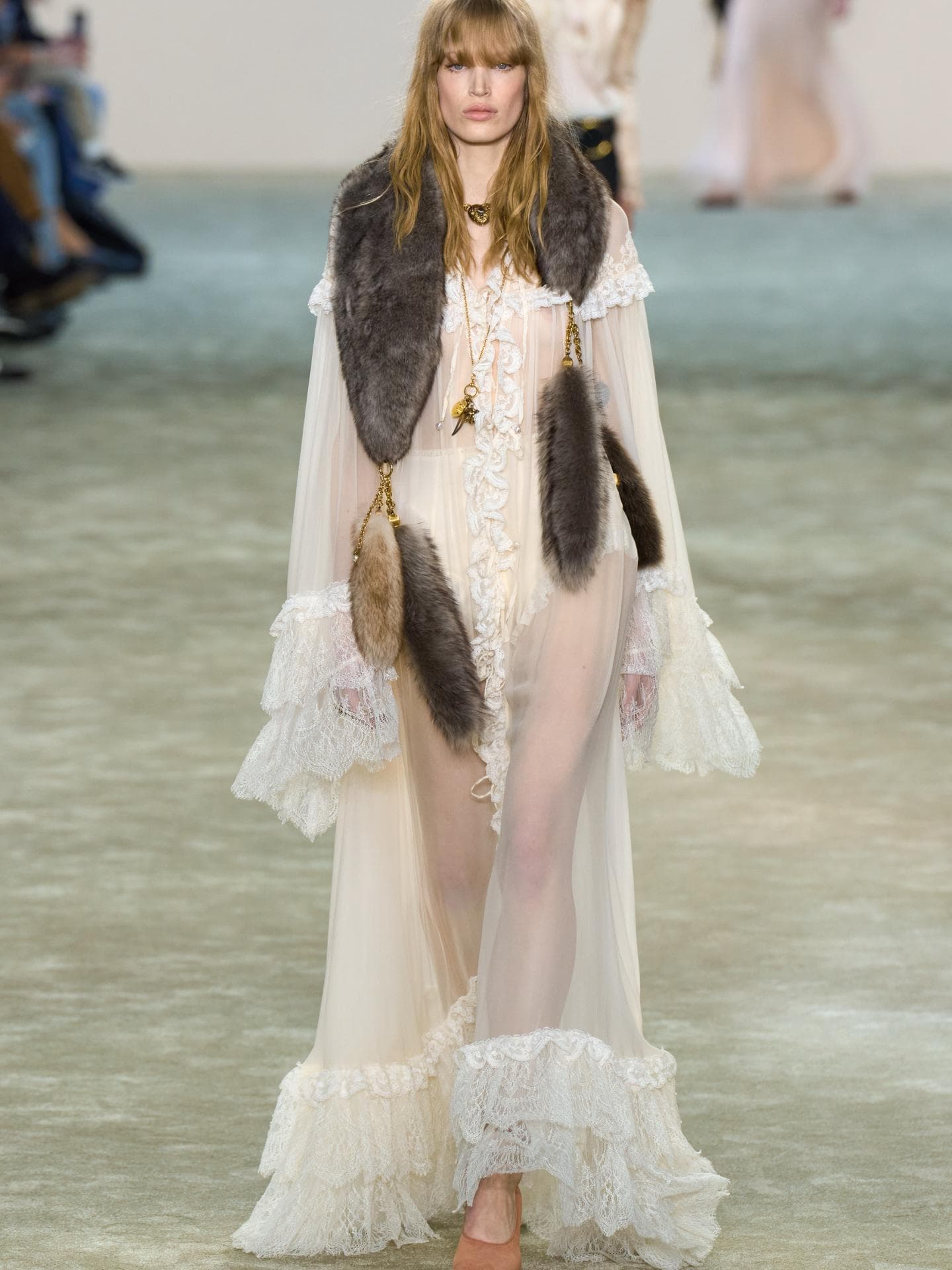 Kleider-Trends: Diese Modelle sind im Herbst und Winter 2025/2026 angesagt Chloé