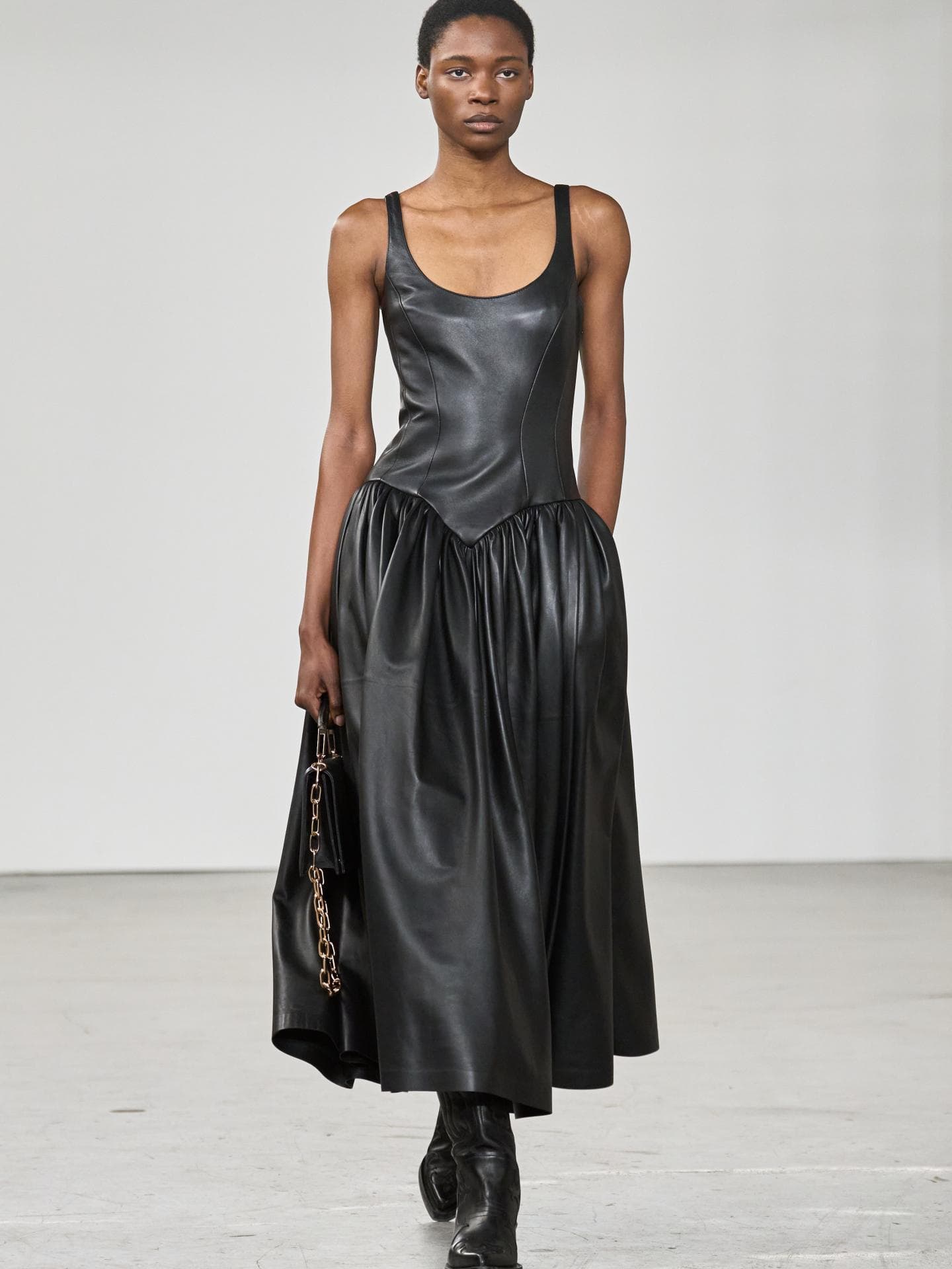 Kleider-Trends: Diese Modelle sind im Herbst und Winter 2025/2026 angesagt Garbiele Hearst