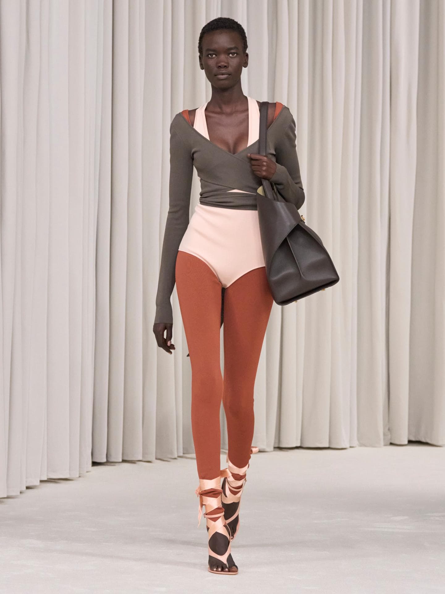 Pilates Babes shoppen bei diesen Sportbrands – 3 Favoriten Pilates Babes shoppen bei diesen Sportbrands – 3 Favoriten