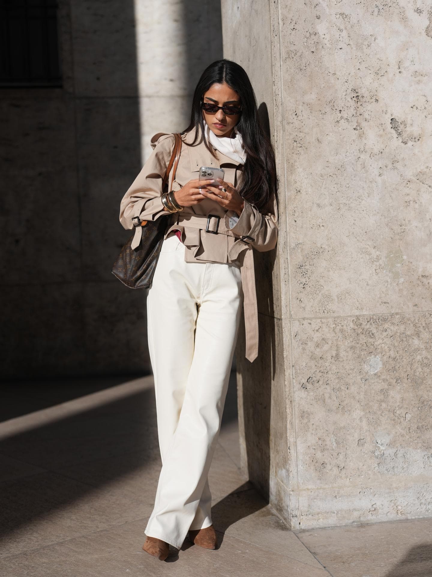 Wildlederstiefel stylen: So kombiniert ihr die wunderschönen Modelle stilvoll