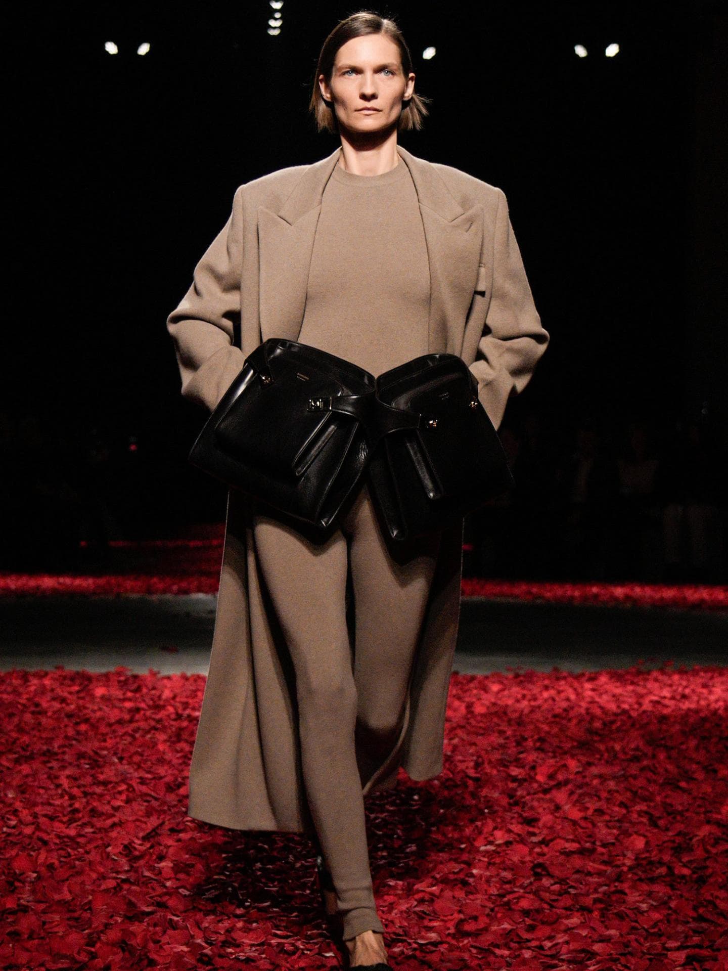 Mantel Mocha Mousse Ferragamo