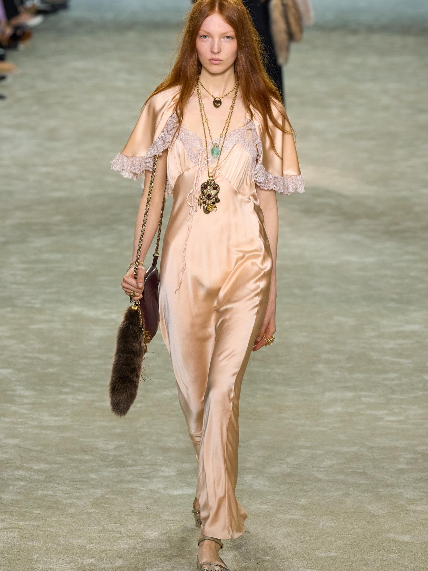 Das sind die schönsten Mode-Trends für die Festtage 2025