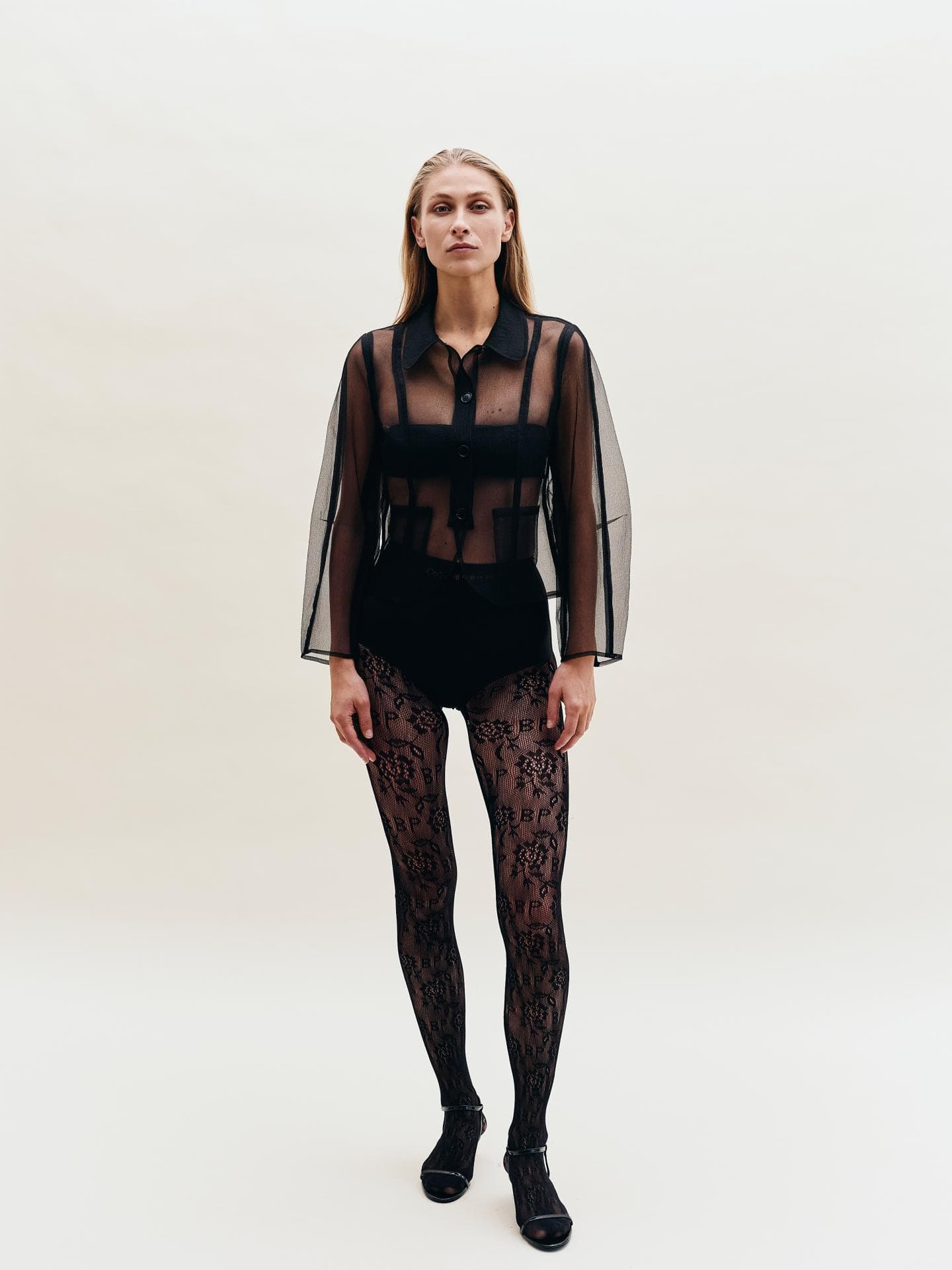 "Quiet Luxury"-Strumpfhosen lassen dein Outfit sofort teurer aussehen