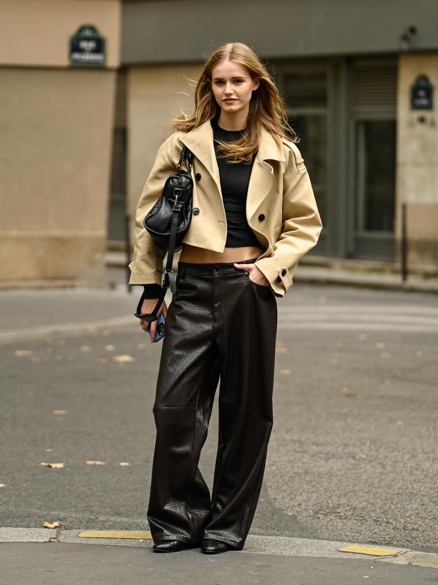 Schwarze Hose kombinieren: So wird der Mode-Klassiker zum Hingucker Schwarze Hose kombinieren: So wird der Mode-Klassiker zum Hingucker