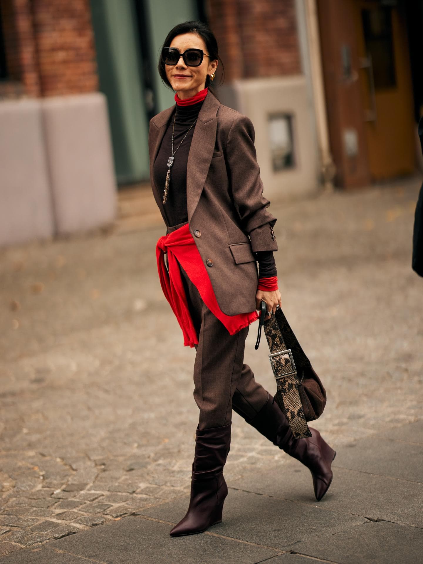 Braune Stiefel kombinieren: Styling-Tipps und Outfit-Ideen