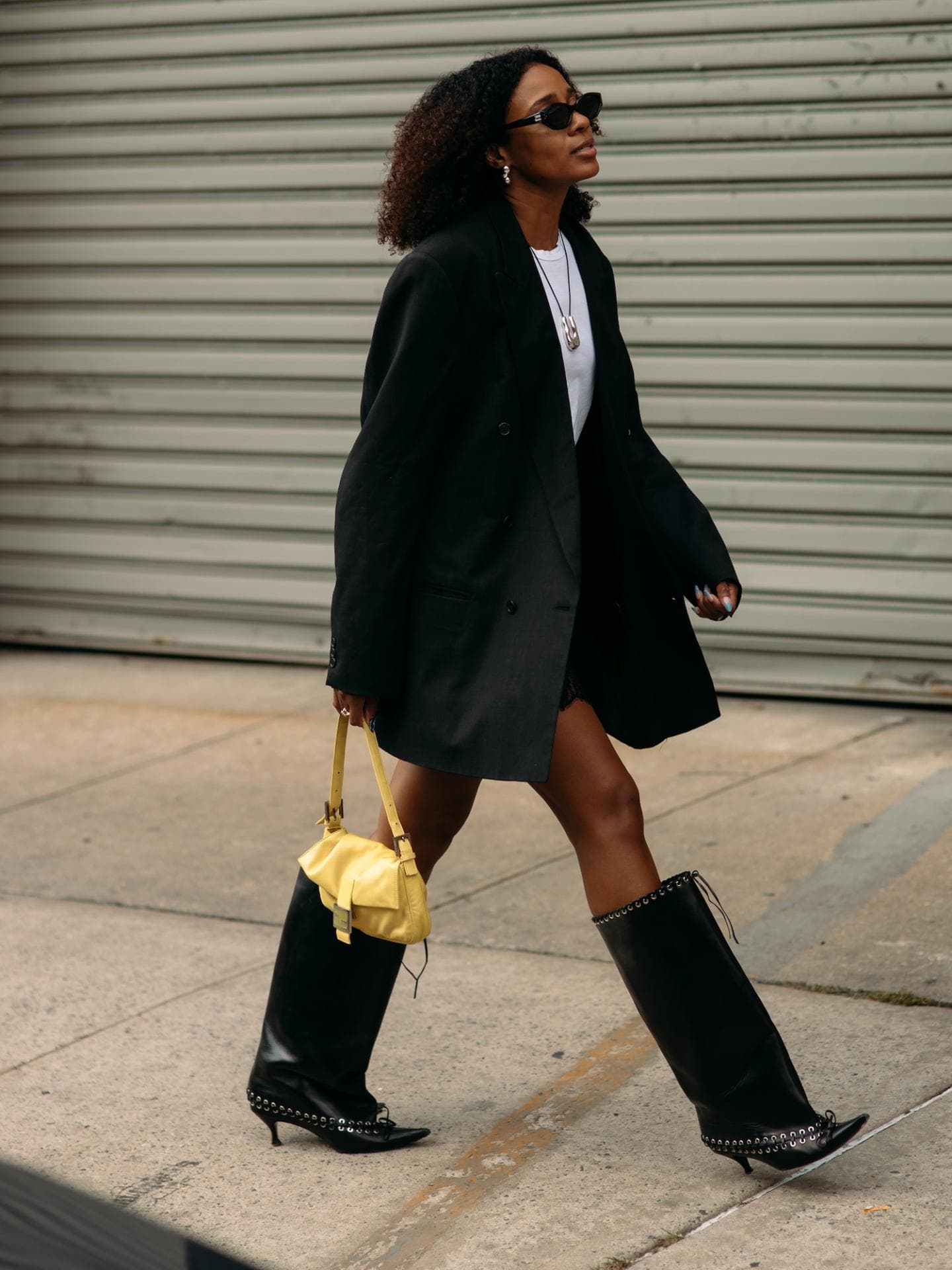 Kitten Heel Stiefel mit Nieten Kitten Heel Stiefel mit Nieten