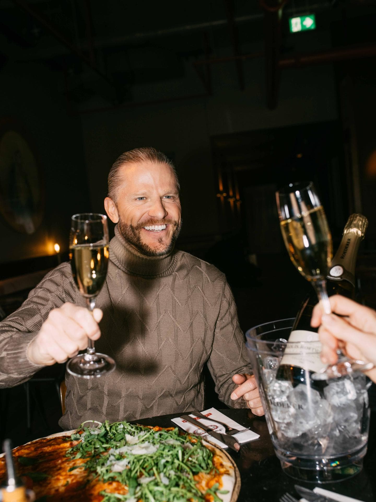 Zwischen Pizza und Prickeln: Paul Janke lebt das Dolce-Vita-Gefühl.