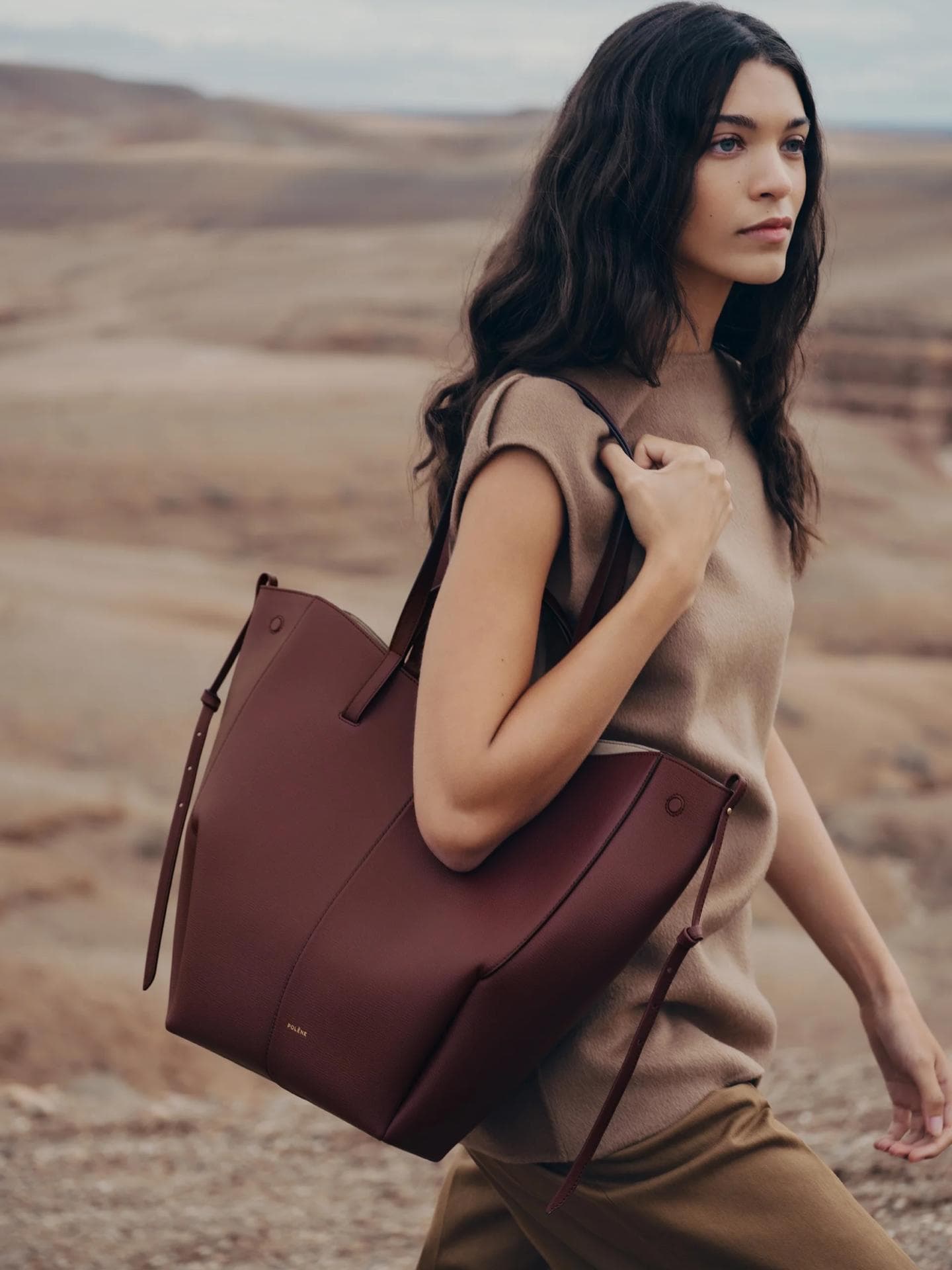 Wer die Cyme trägt, braucht 2026 diese Taschen-Neuheit von Polène Paris Wer die Cyme trägt, braucht 2026 diese Taschen-Neuheit von Polène Paris