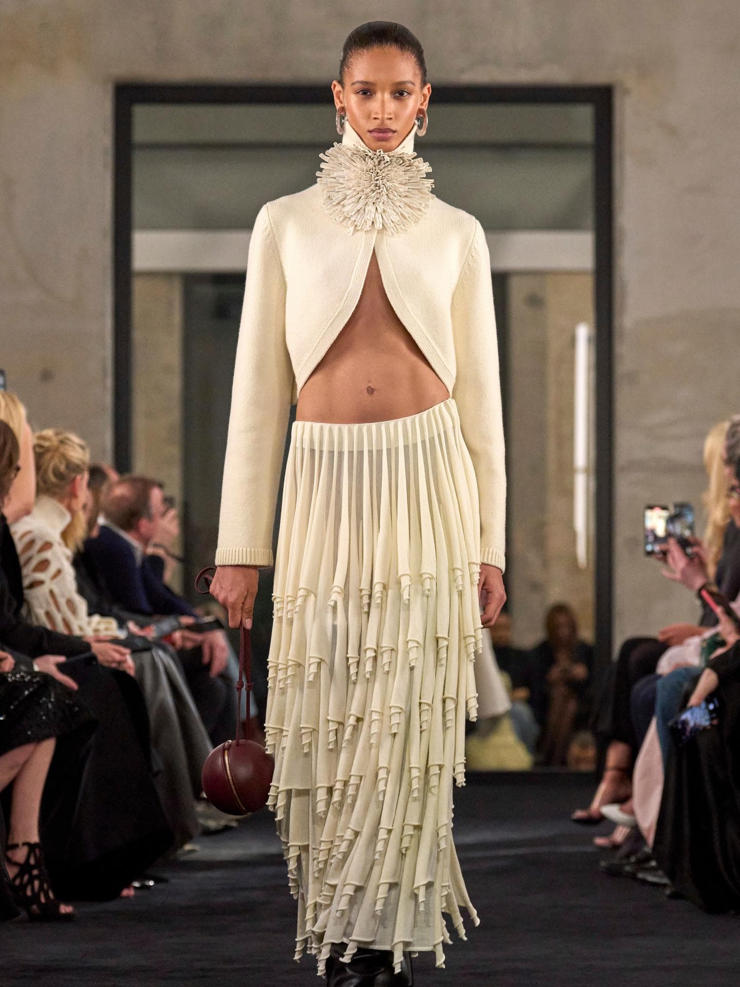 Versace ernennt Pieter Mulier zum neuen Chefdesigner