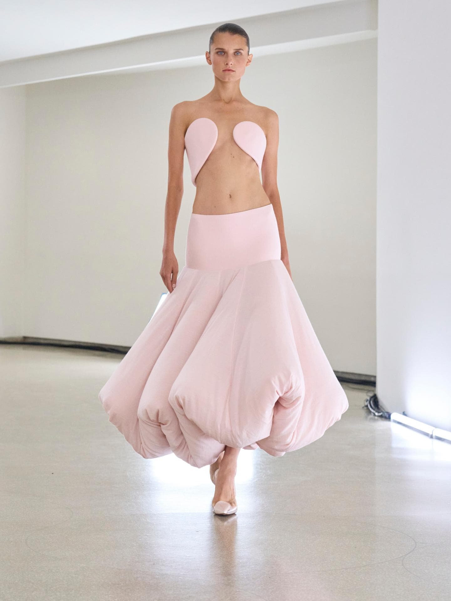 Versace ernennt Pieter Mulier zum neuen Chefdesigner