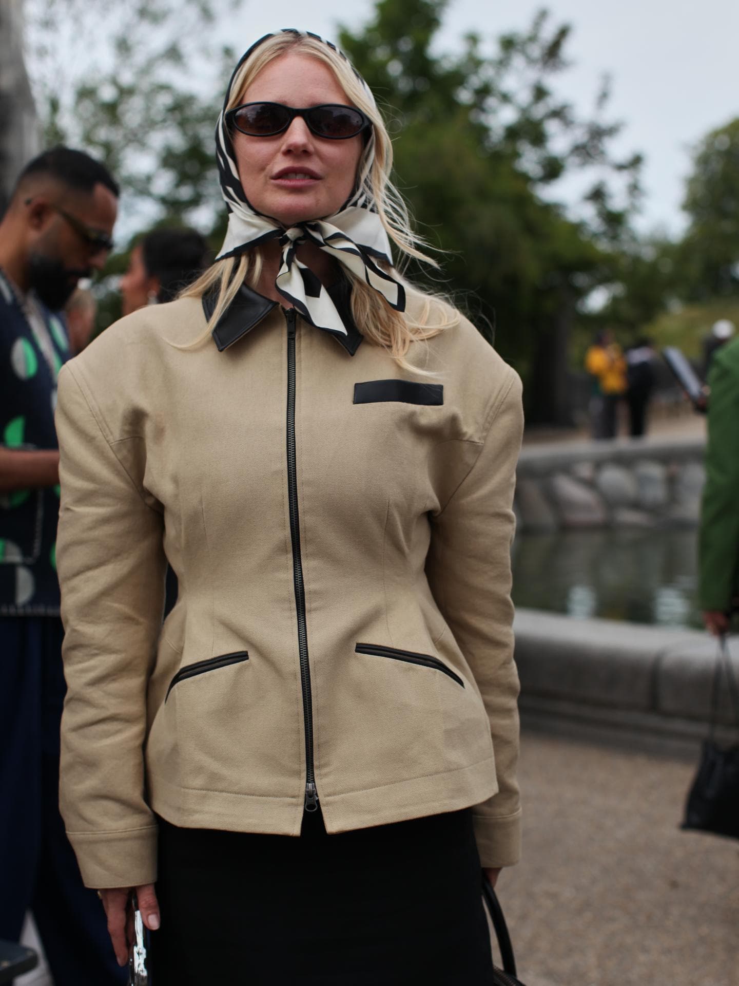 Mode-Trends 2026: Diese 5 Jacken sind im Frühling in – und diese out