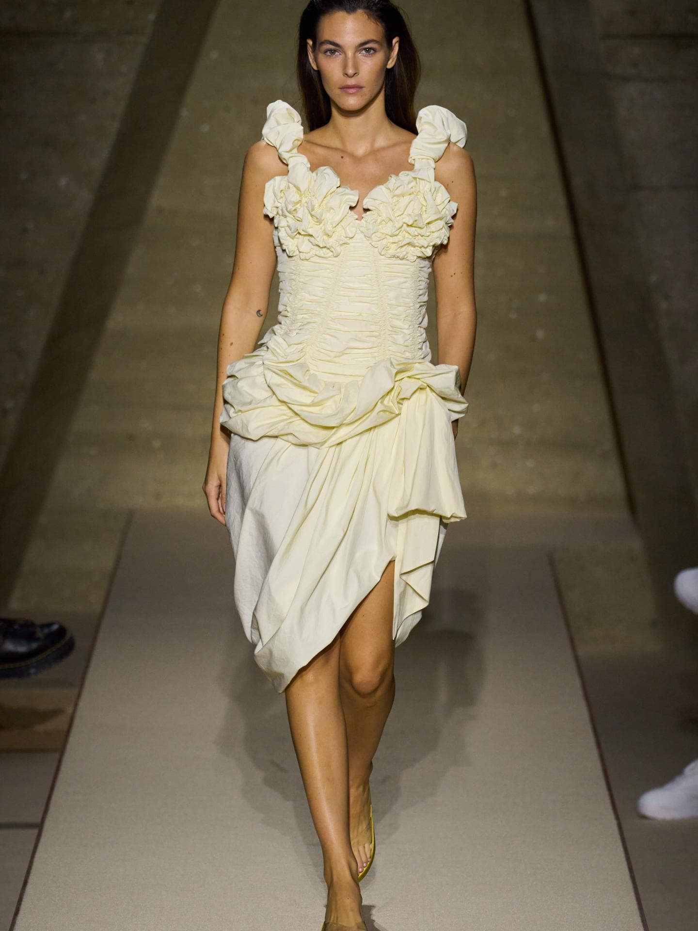 Alexandra Leclercs im schönsten Kleider-Trend im Frühling Chloé Frühjahr/Sommer 2026