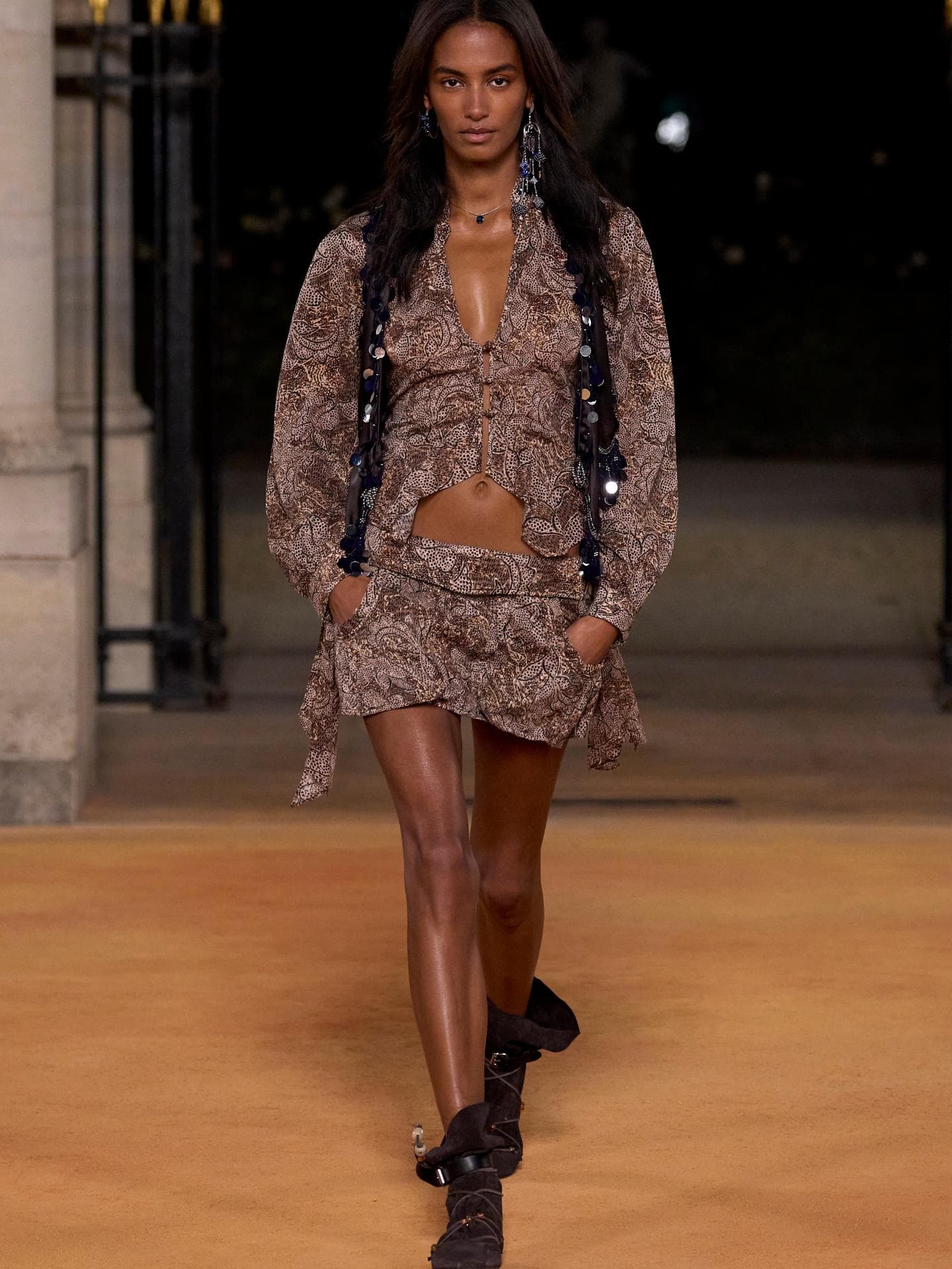 Rock-Trend! Darum lieben Fashion Girls die tiefe Taille Rock-Trend! Darum lieben Fashion Girls die tiefe Taille