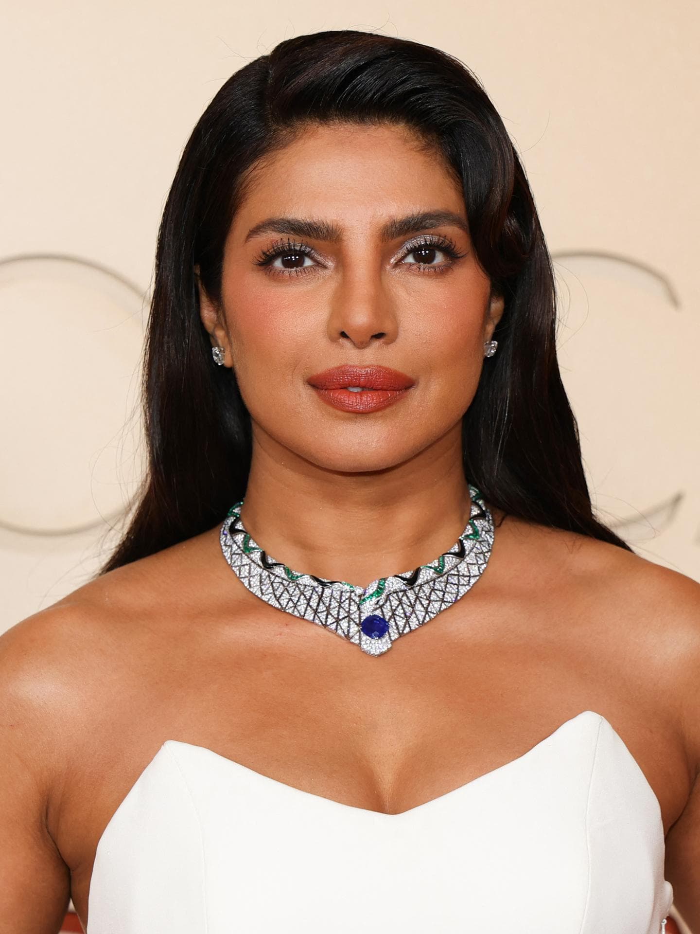 Der Seitenscheitel ist Eleganz für jede Gelegenheit Der Seitenscheitel ist Eleganz für jede Gelegenheit