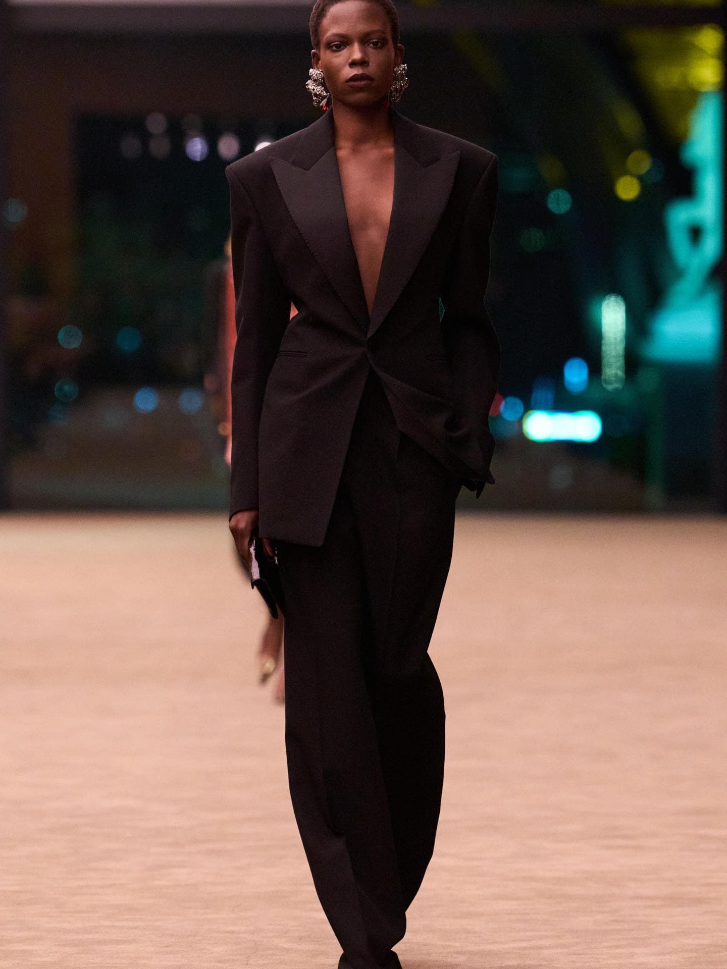 3 Mode-Trends von Saint Laurent für 2026 stehlen wir direkt vom Pariser Runway 3 Mode-Trends von Saint Laurent für 2026 stehlen wir direkt vom Pariser Runway