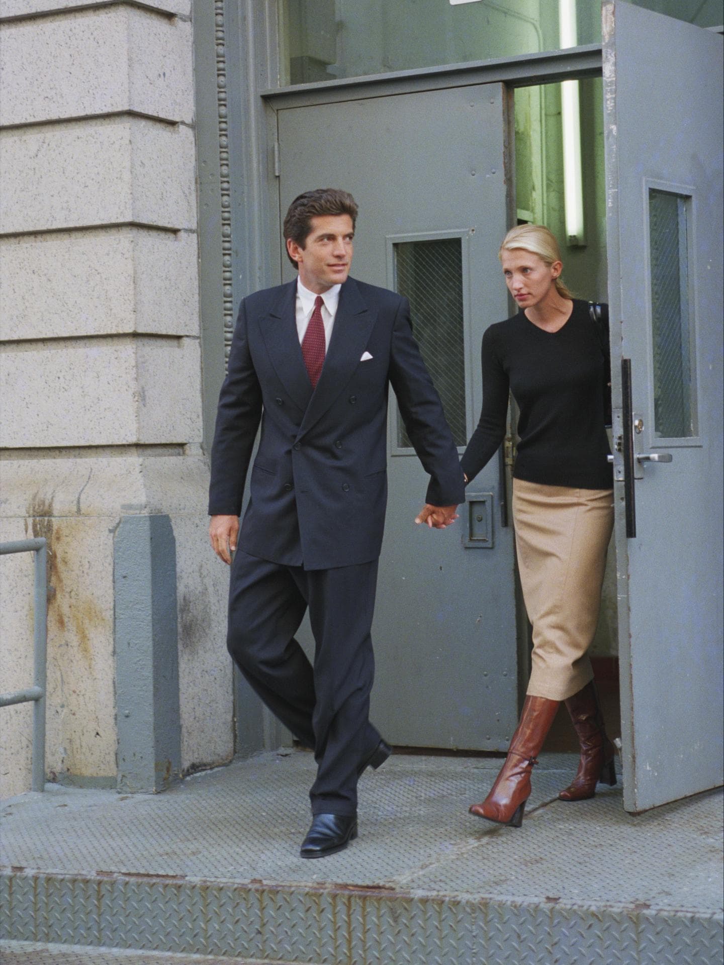 Carolyn Bessette-Kennedy: 9 Teile der Ikone im 90s New York-Stil zum Nachstylen