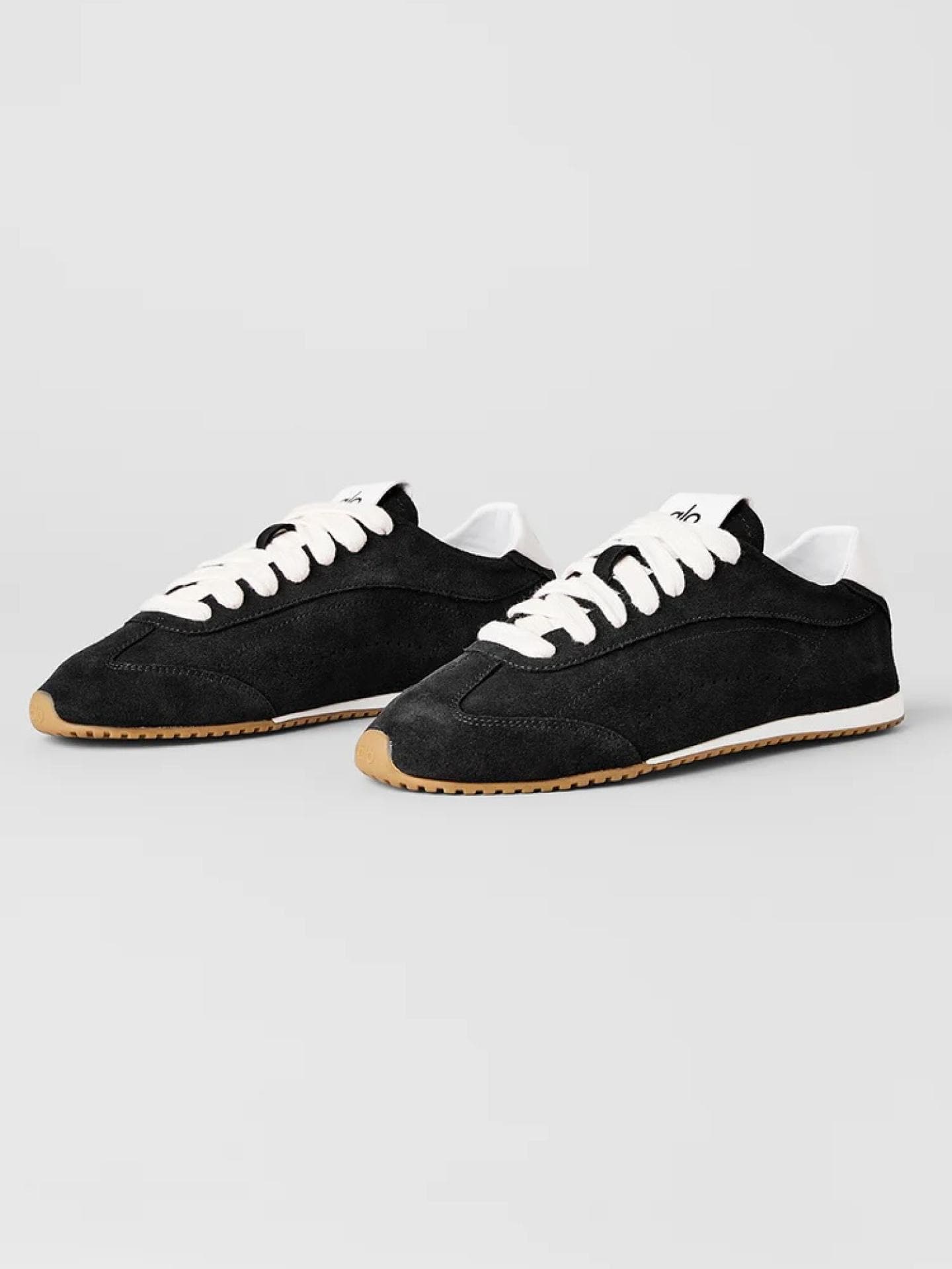 Alle Stars erklären diesen Trend-Sneaker zum Must-have 2026 Alle Stars erklären diesen Trend-Sneaker zum Must-have 2026