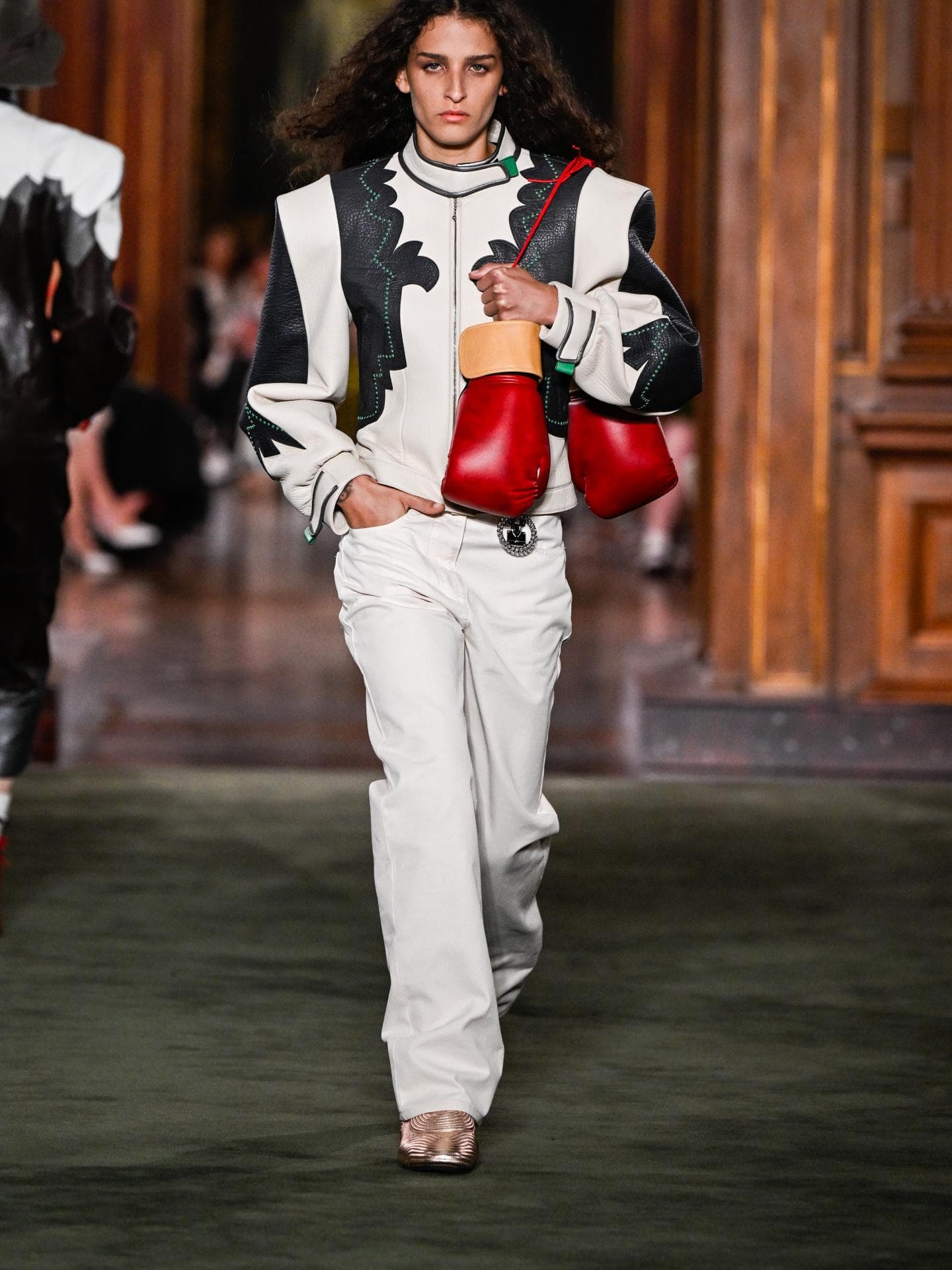Louis Vuitton Cruise 2027: Die 3 größten Highlights direkt vom Runway