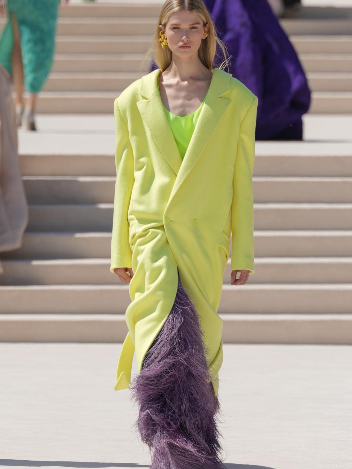 Balenciaga liefert die genialste Farbexplosion für Fashion Girls Balenciaga liefert die genialste Farbexplosion für Fashion Girls