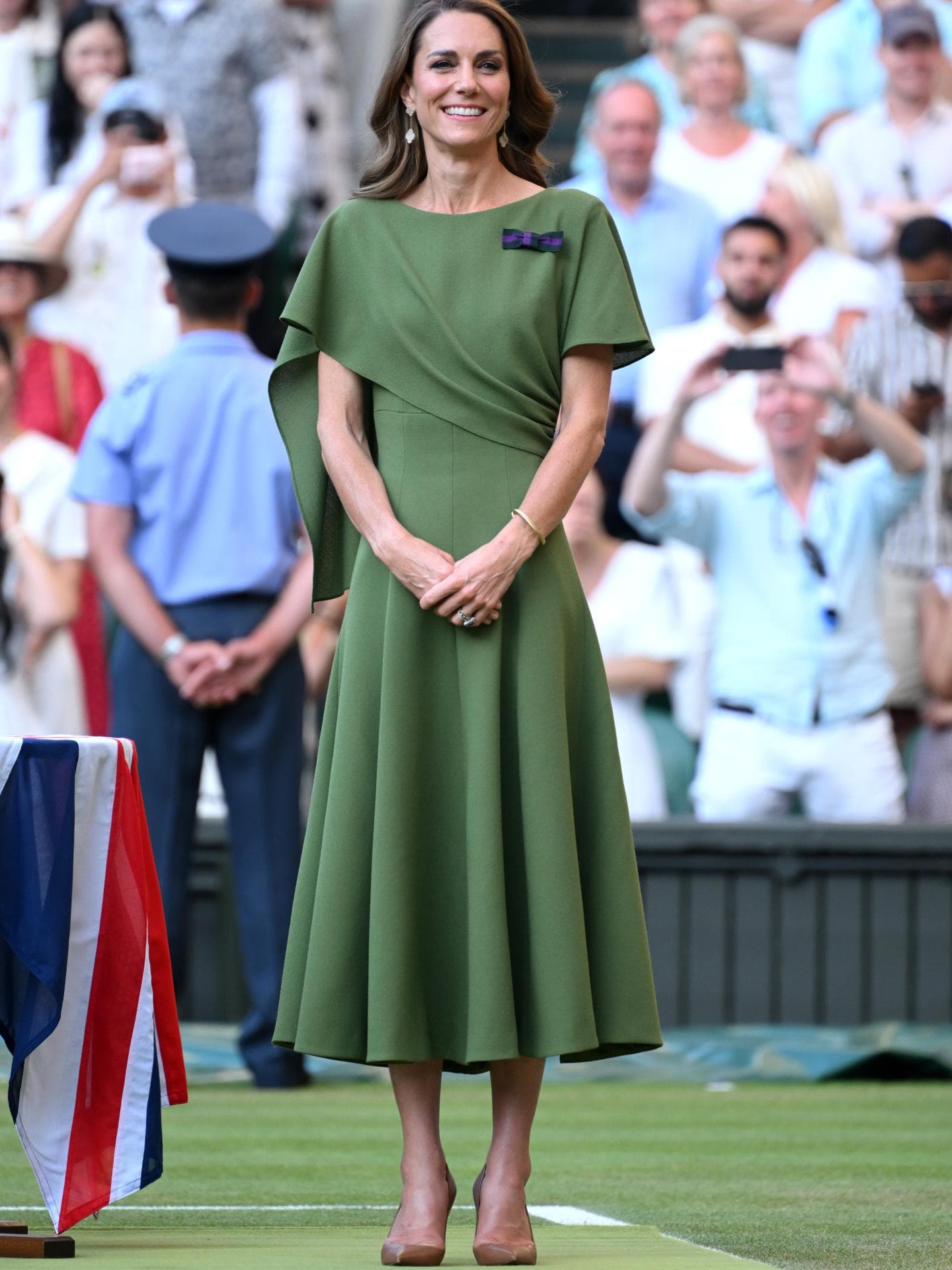 Prinzessin Kate trägt beim Wimbledon Finale die eleganteste Mini-Bag von DeMellier Prinzessin Kate trägt beim Wimbledon Finale die eleganteste Mini-Bag von DeMellier