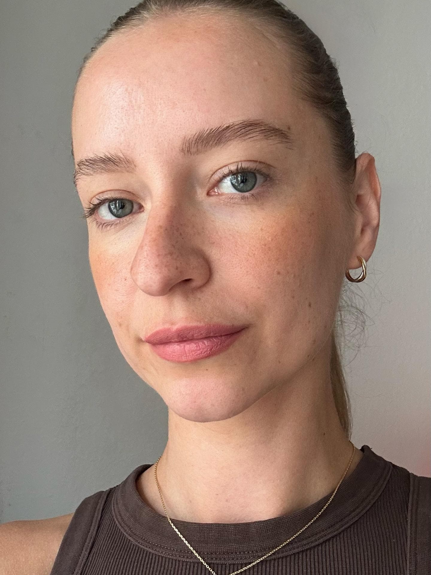 Beauty-Liebling der Woche! Ich habe den Hourglass-Lipbalm getestet, mit dem meine Lippen wie ihre beste Version aussehen Beauty-Liebling der Woche! Ich habe den Hourglass-Lipbalm getestet, mit dem meine Lippen wie ihre beste Version aussehen