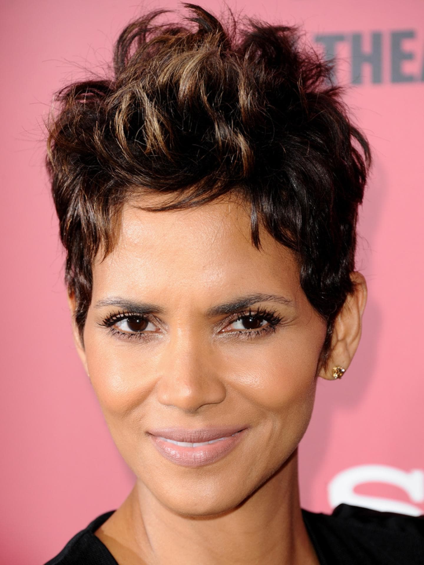 Halle Berry mit kurzen Haaren