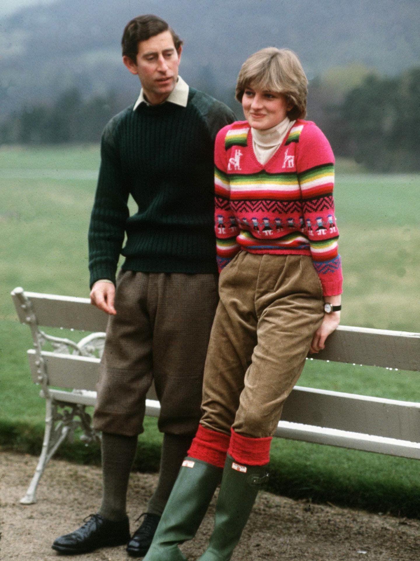 Prinzessin Diana und König Charles posieren