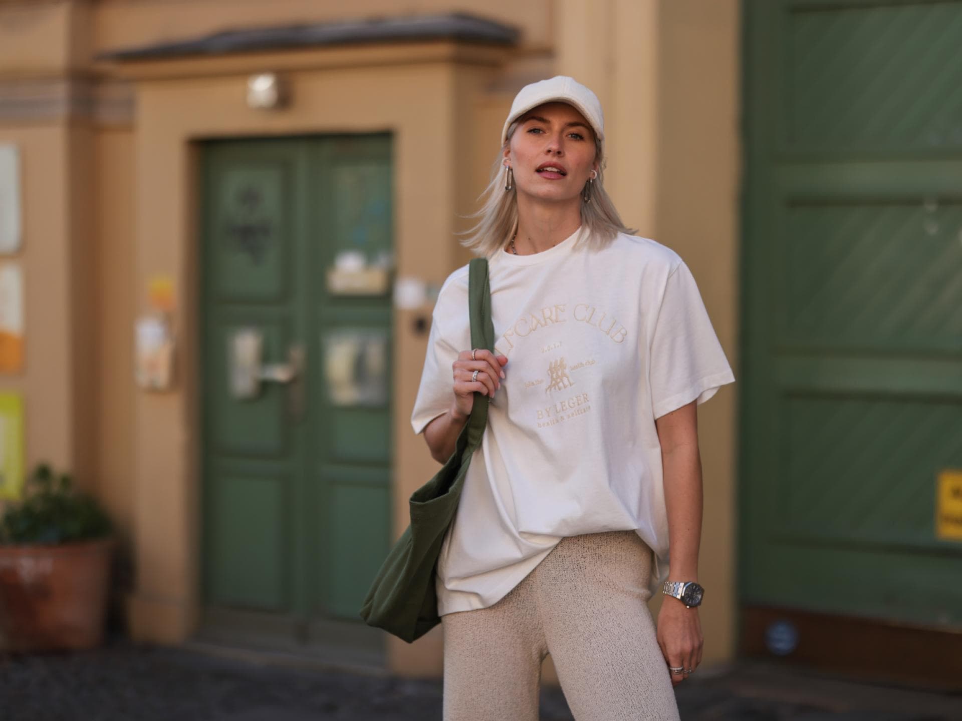Lena Gercke Streetstyle weißes Shirt